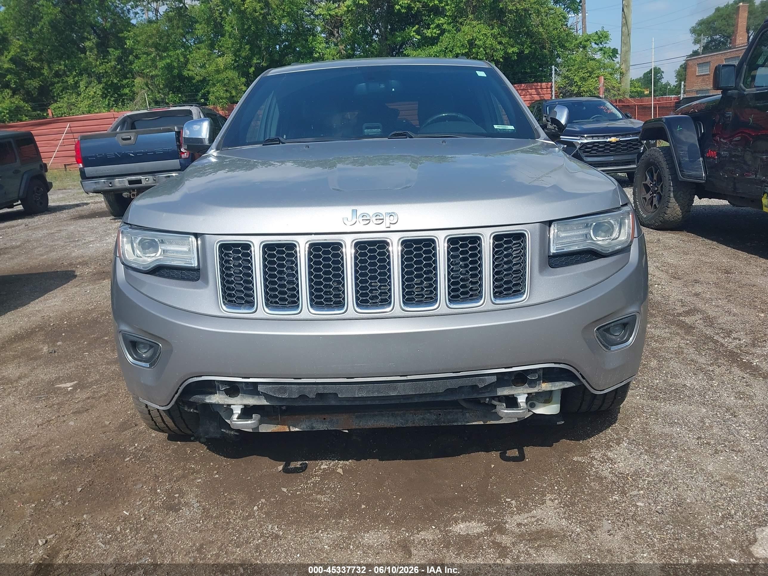 2015 Jeep Grand Cherokee Overland Silver vin: 1C4RJFCG2FC748854