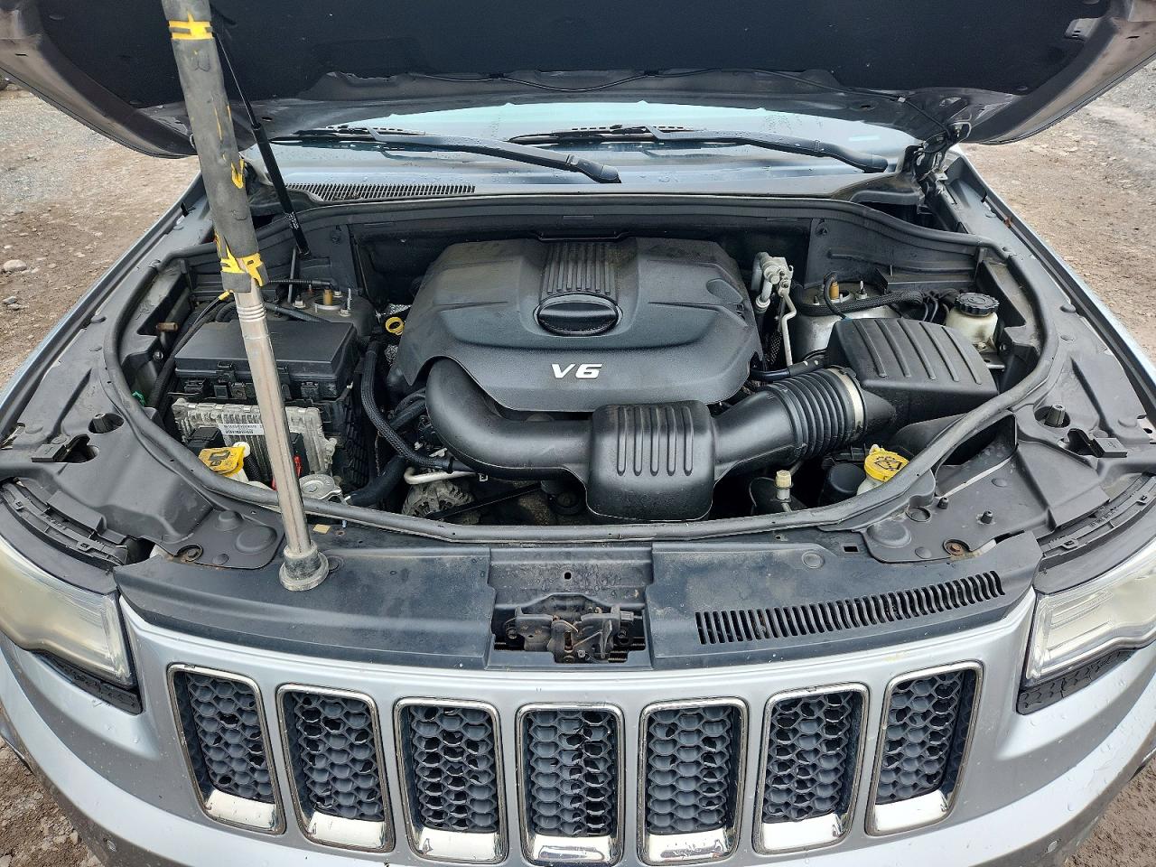 2015 Jeep Grand Cherokee Overland Gray vin: 1C4RJFCG2FC768621