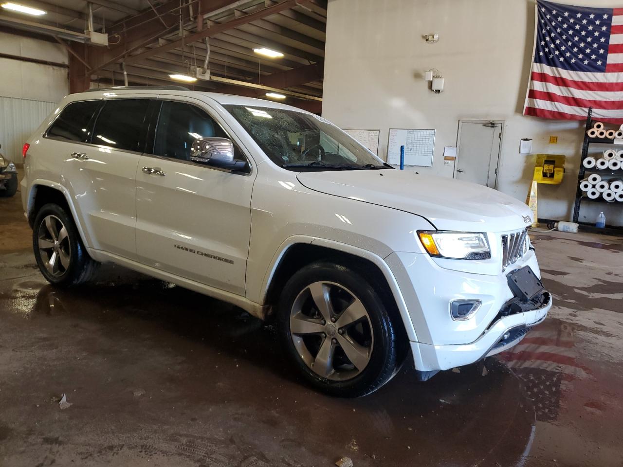 2015 Jeep Grand Cherokee Overland White vin: 1C4RJFCG2FC921112