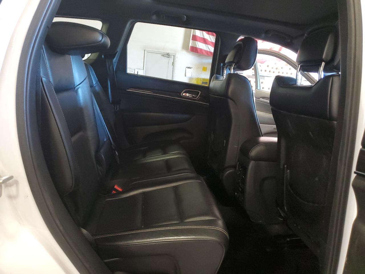 2015 Jeep Grand Cherokee Overland White vin: 1C4RJFCG2FC921112