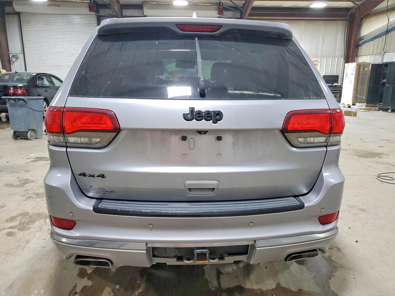 2016 Jeep Grand Cherokee Overland Silver vin: 1C4RJFCG2GC439872