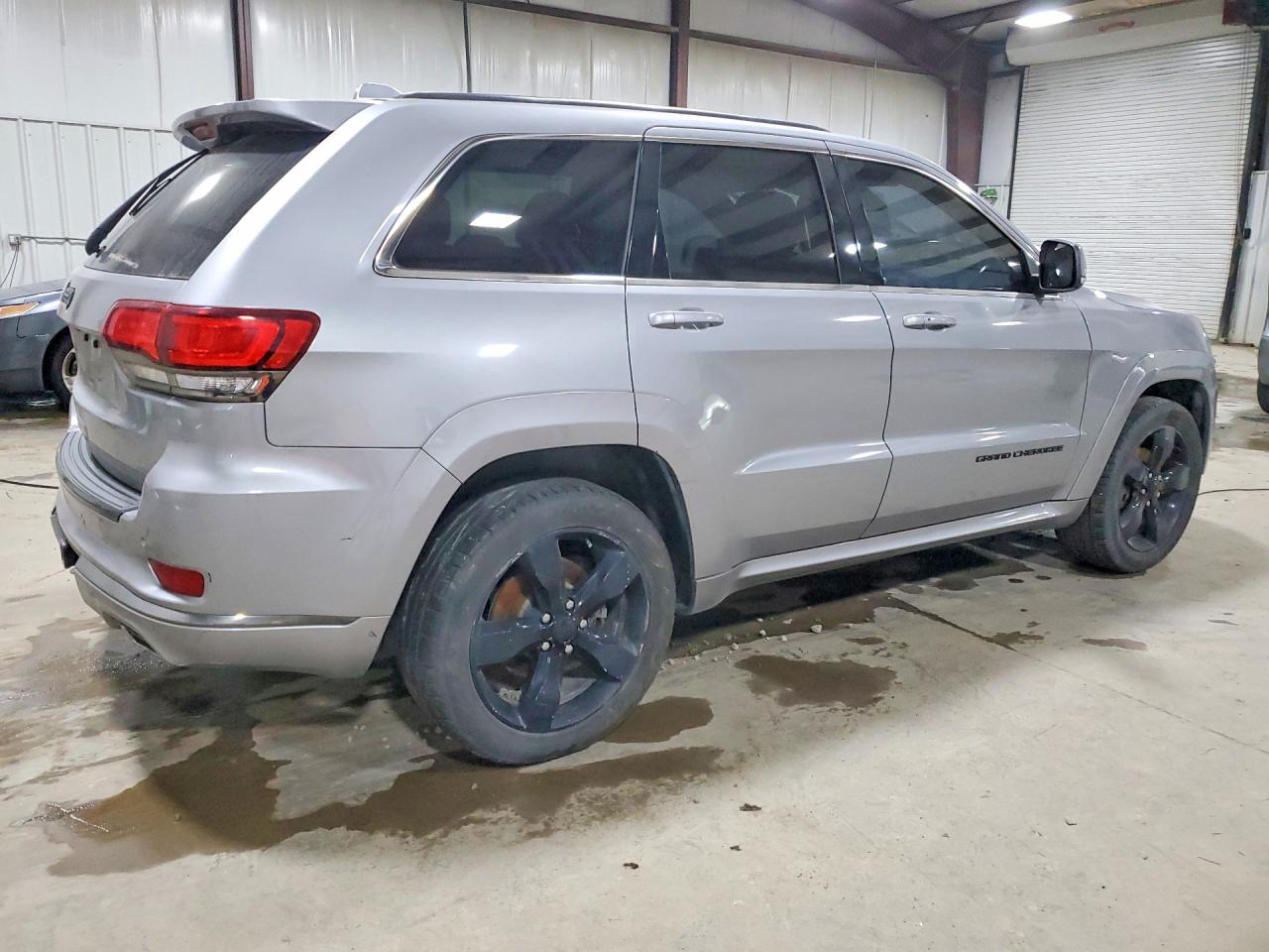 2016 Jeep Grand Cherokee Overland Silver vin: 1C4RJFCG2GC439872