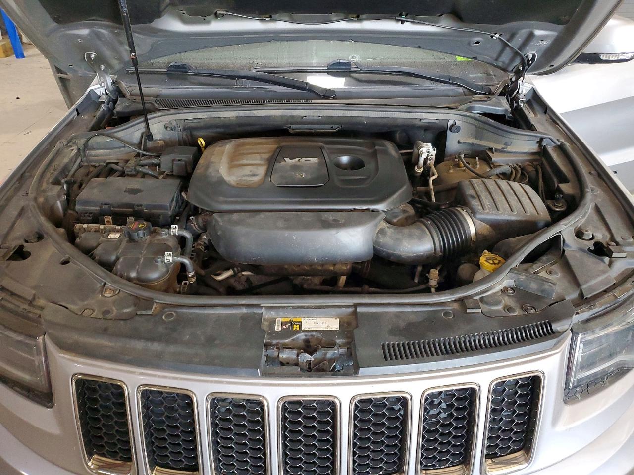 2016 Jeep Grand Cherokee Overland Silver vin: 1C4RJFCG2GC439872