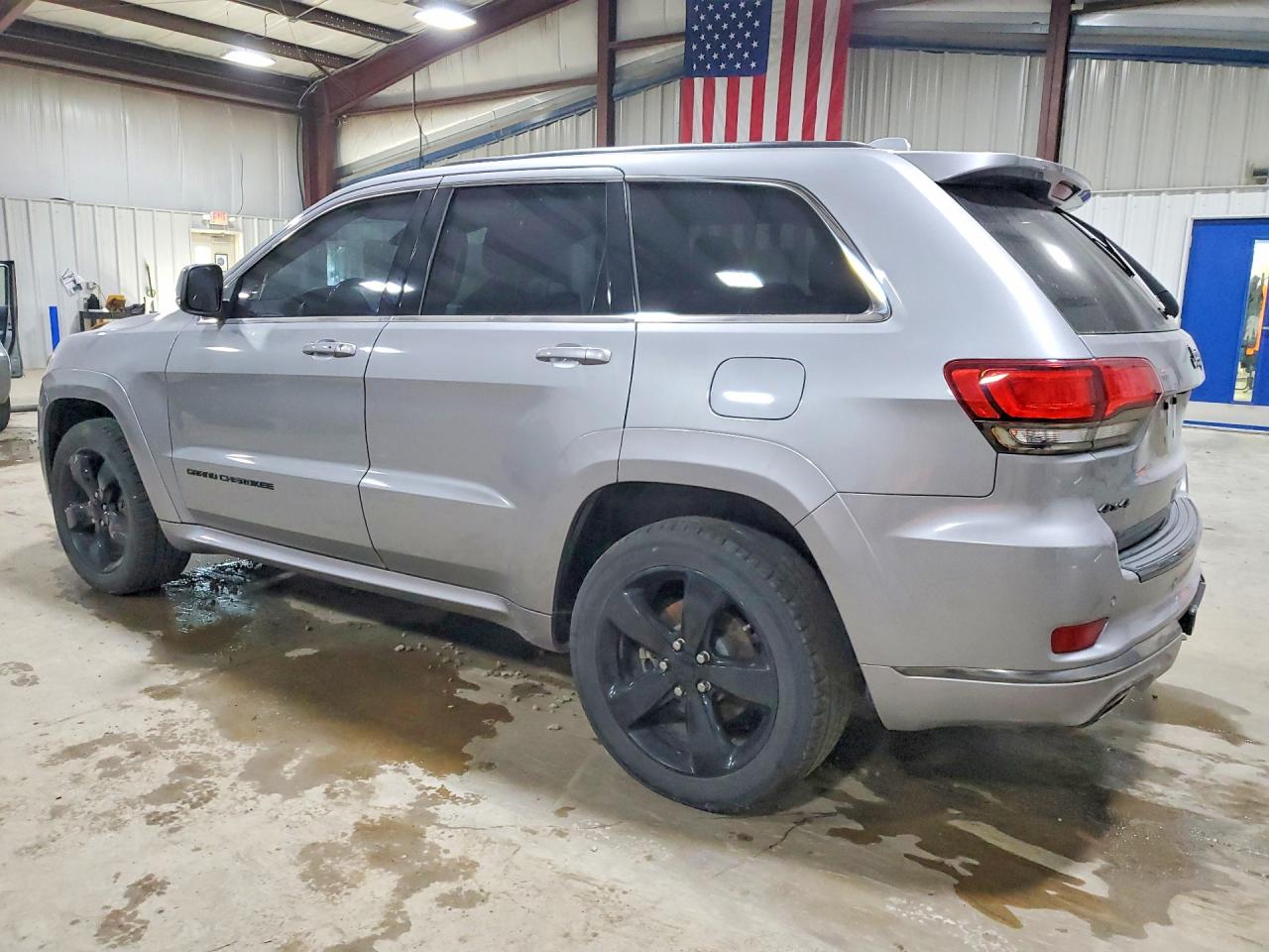 2016 Jeep Grand Cherokee Overland Silver vin: 1C4RJFCG2GC439872