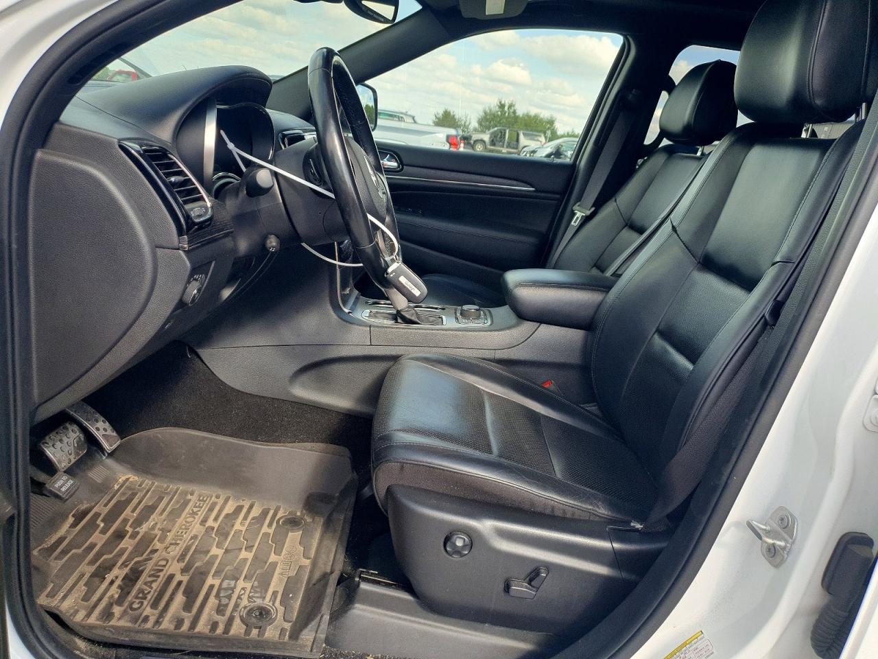 2020 Jeep Grand Cherokee Overland White vin: 1C4RJFCG2LC207024