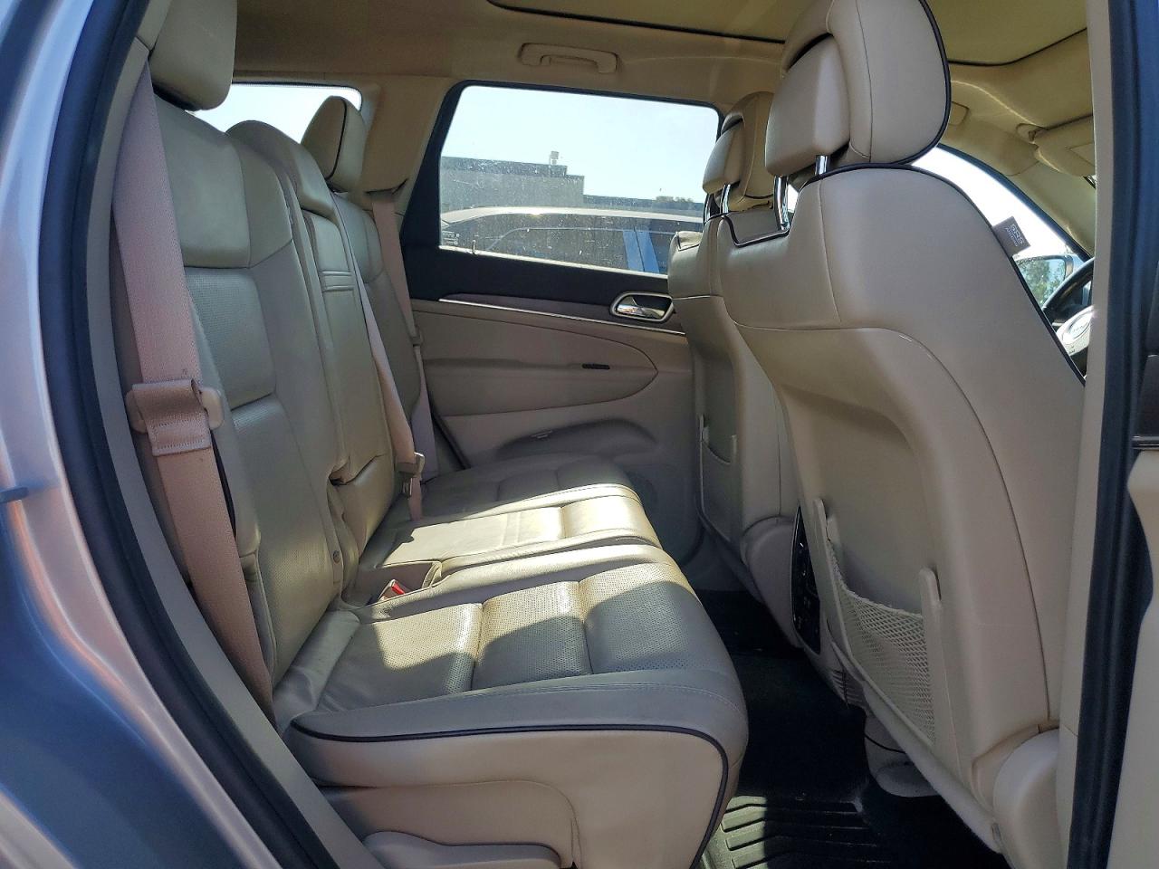 2014 Jeep Grand Cherokee Overland Silver vin: 1C4RJFCG3EC226538