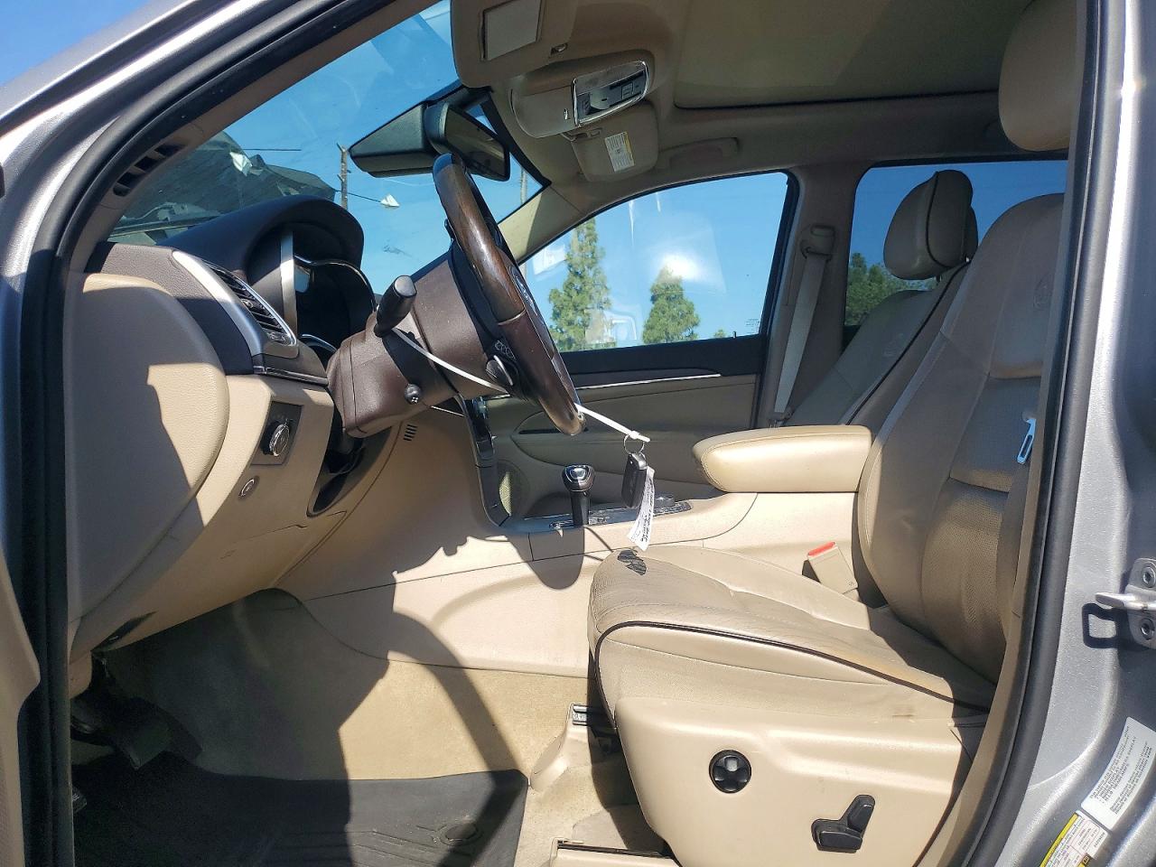 2014 Jeep Grand Cherokee Overland Silver vin: 1C4RJFCG3EC226538