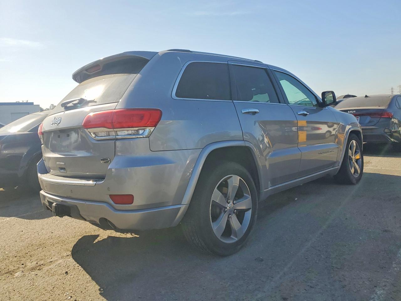 2014 Jeep Grand Cherokee Overland Silver vin: 1C4RJFCG3EC226538