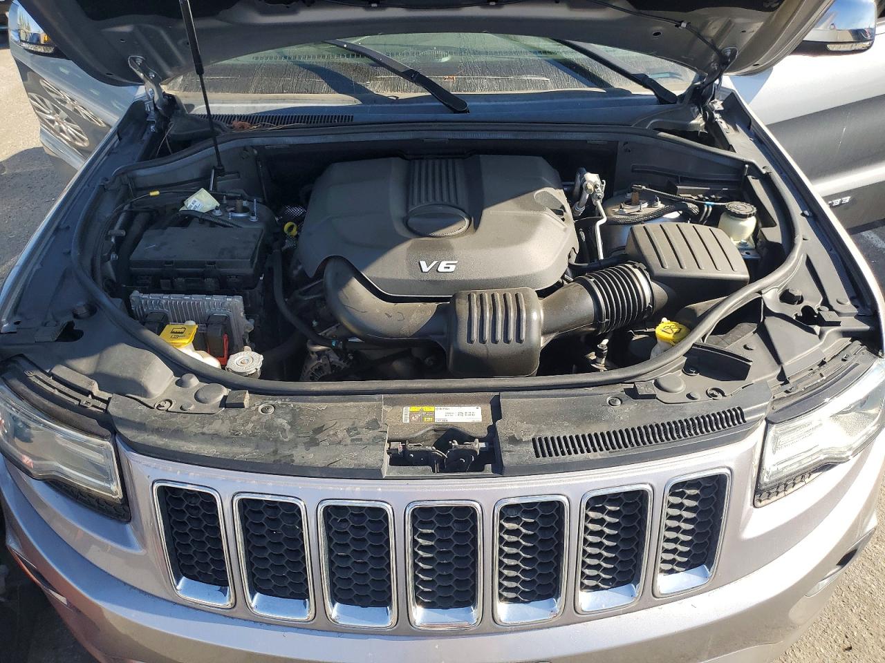 2014 Jeep Grand Cherokee Overland Silver vin: 1C4RJFCG3EC226538