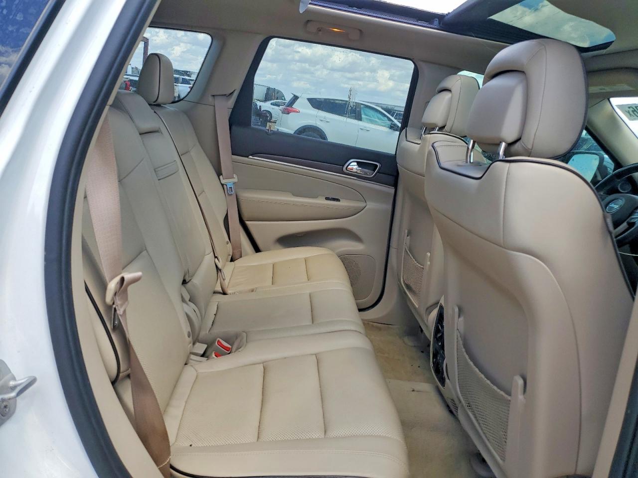 2014 Jeep Grand Cherokee Overland White vin: 1C4RJFCG3EC272998