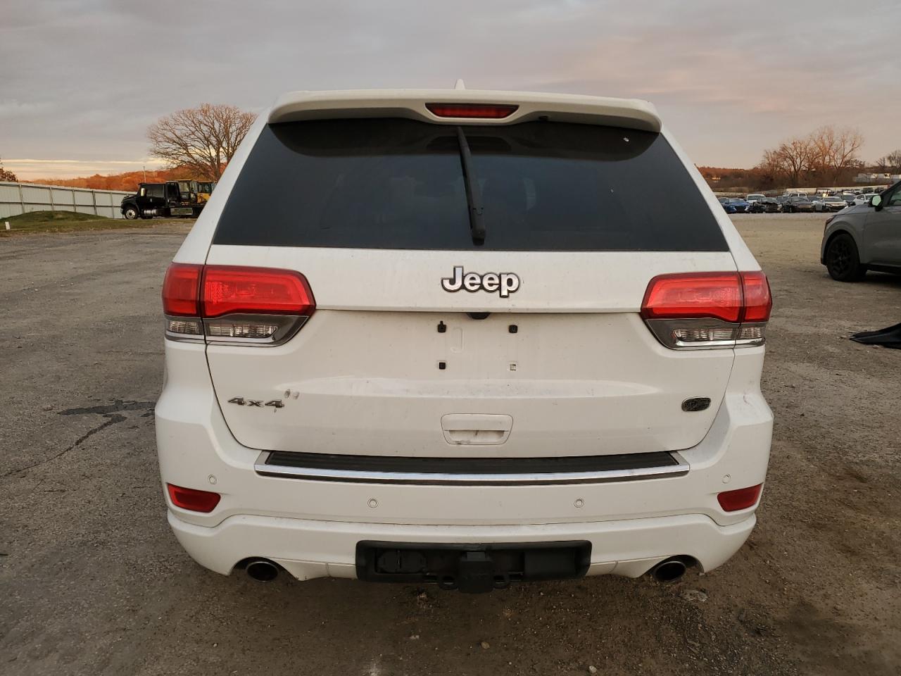2015 Jeep Grand Cherokee Overland White vin: 1C4RJFCG3FC634314