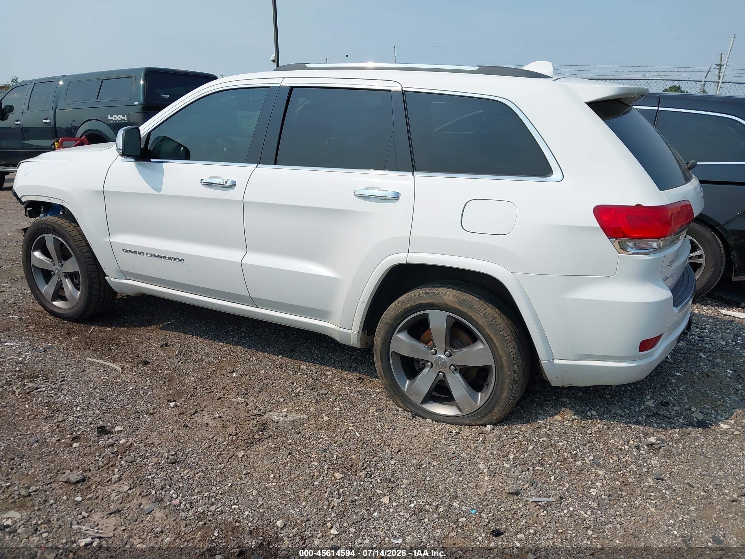 2015 Jeep Grand Cherokee Overland White vin: 1C4RJFCG3FC748569