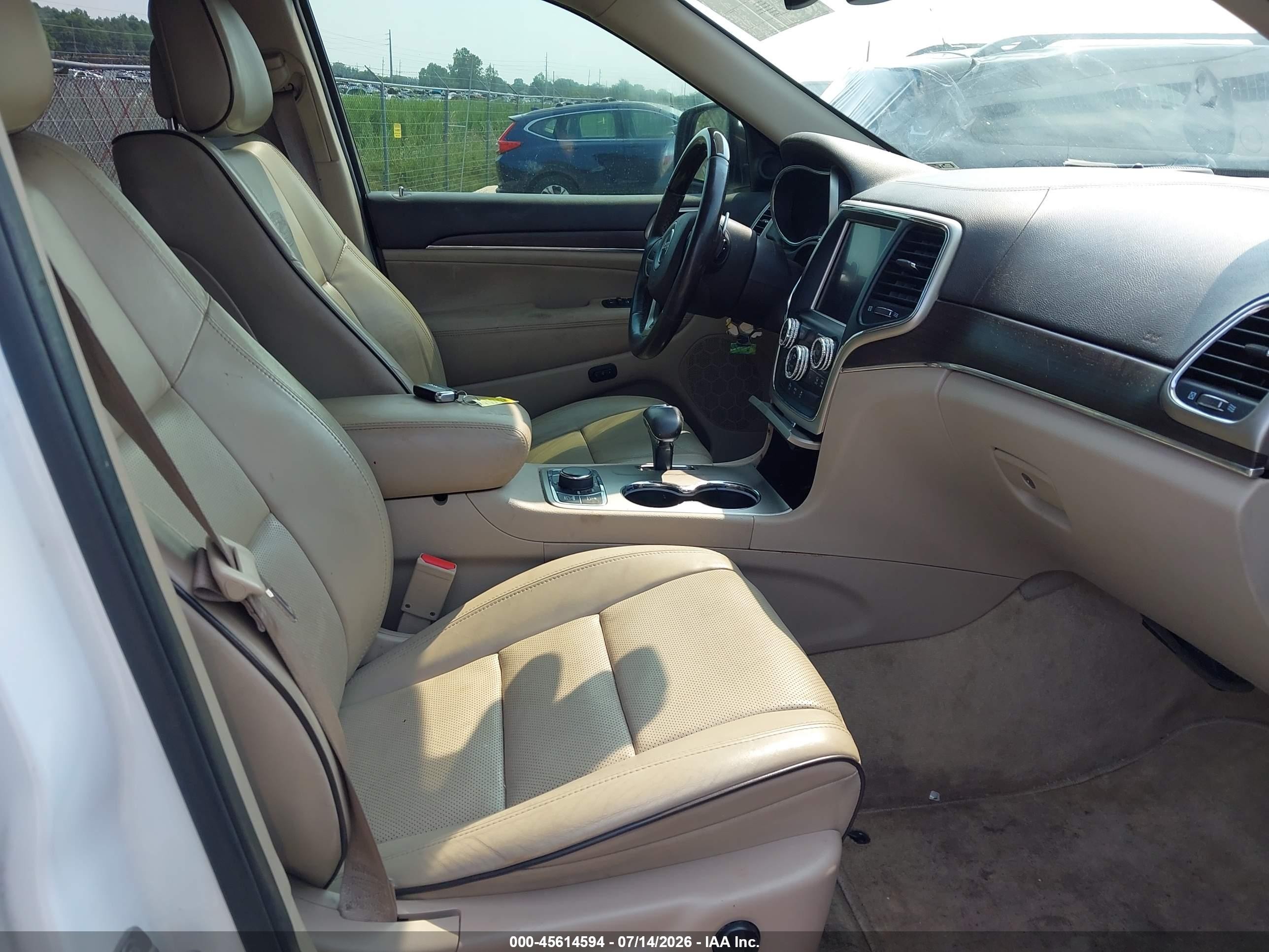 2015 Jeep Grand Cherokee Overland White vin: 1C4RJFCG3FC748569