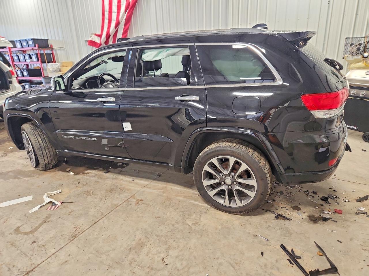 2018 Jeep Grand Cherokee Overland Black vin: 1C4RJFCG3JC221043