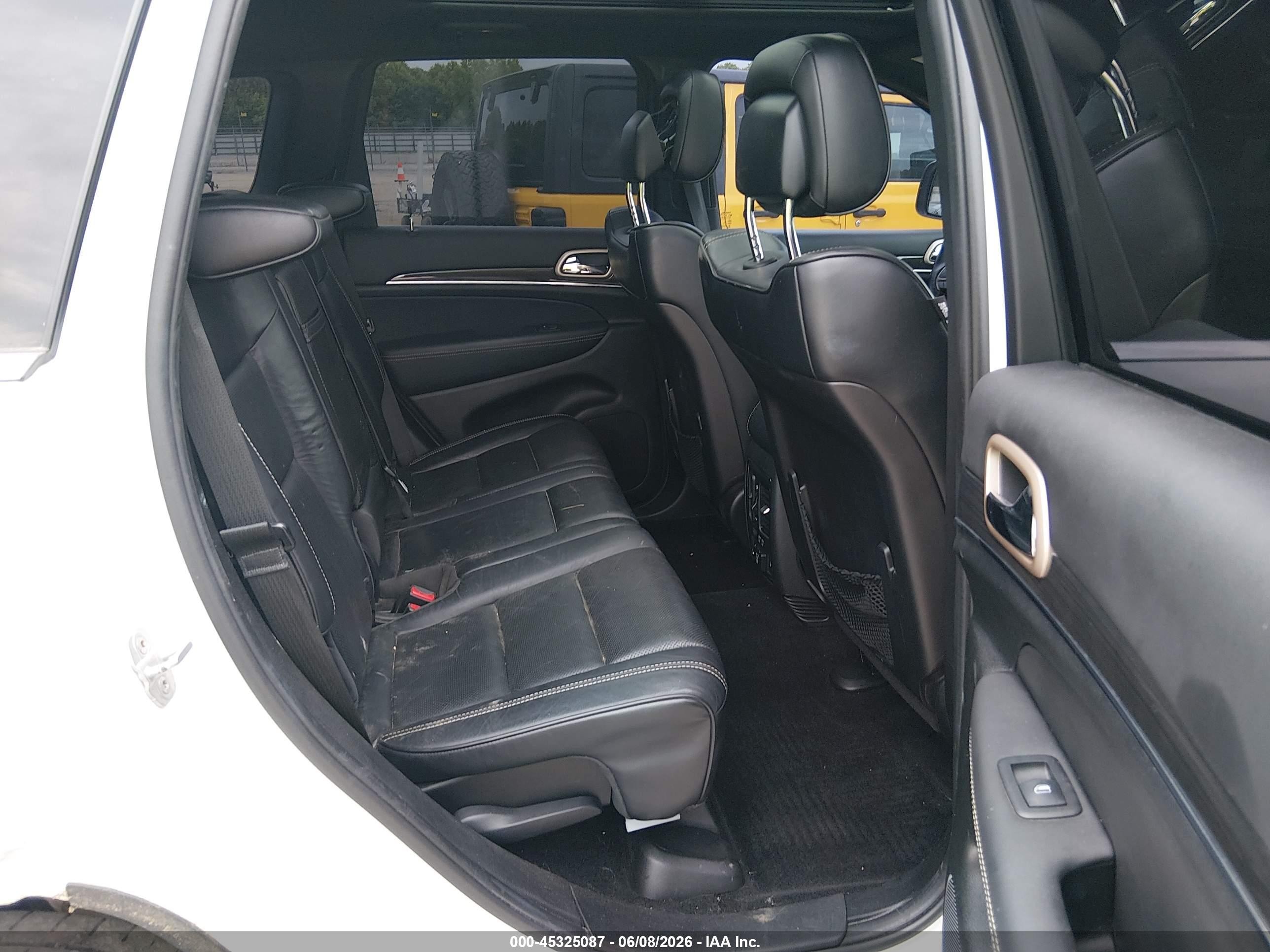 2014 Jeep Grand Cherokee Overland White vin: 1C4RJFCG4EC216455