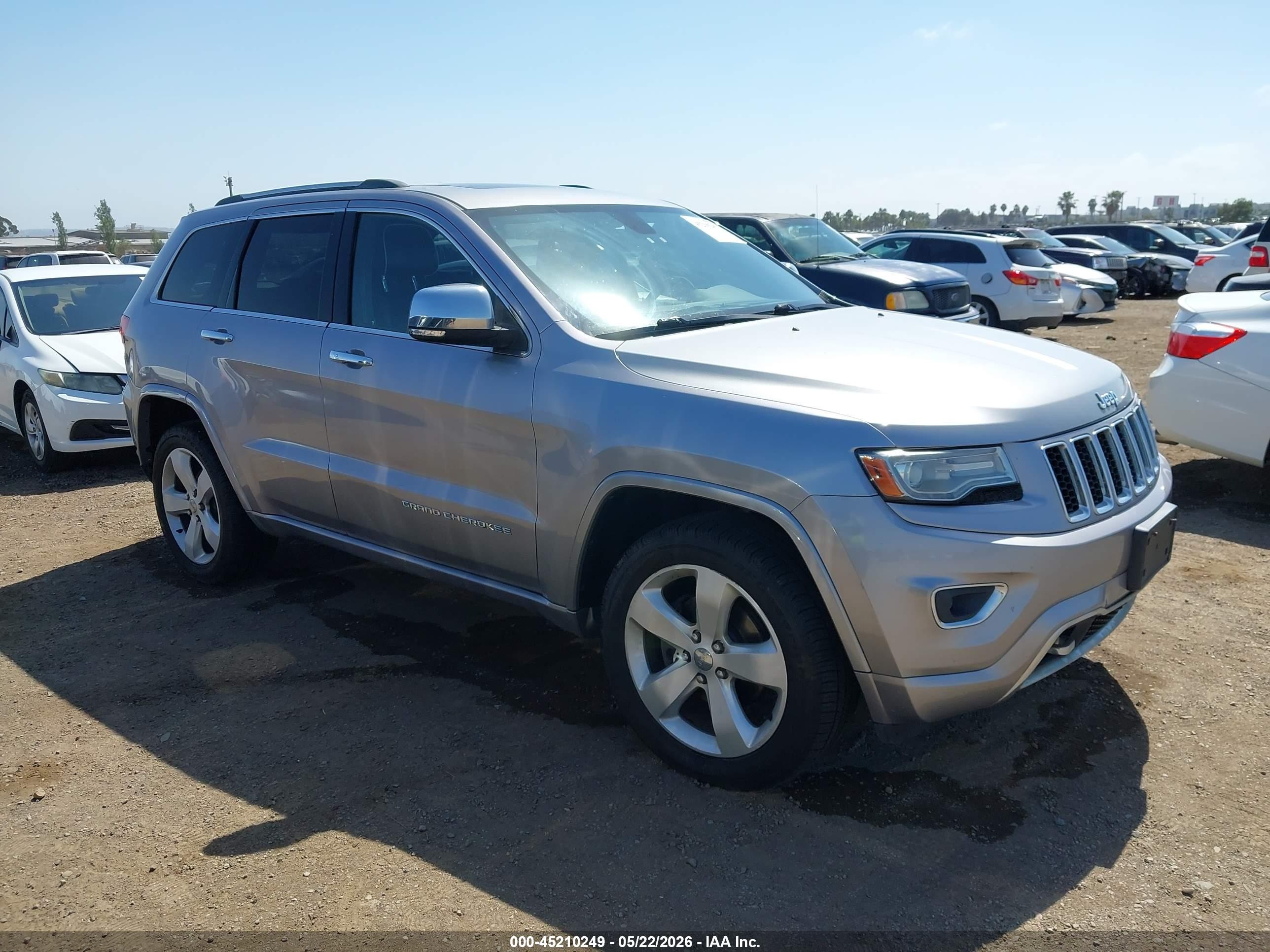 2014 Jeep Grand Cherokee Overland Silver vin: 1C4RJFCG4EC265039