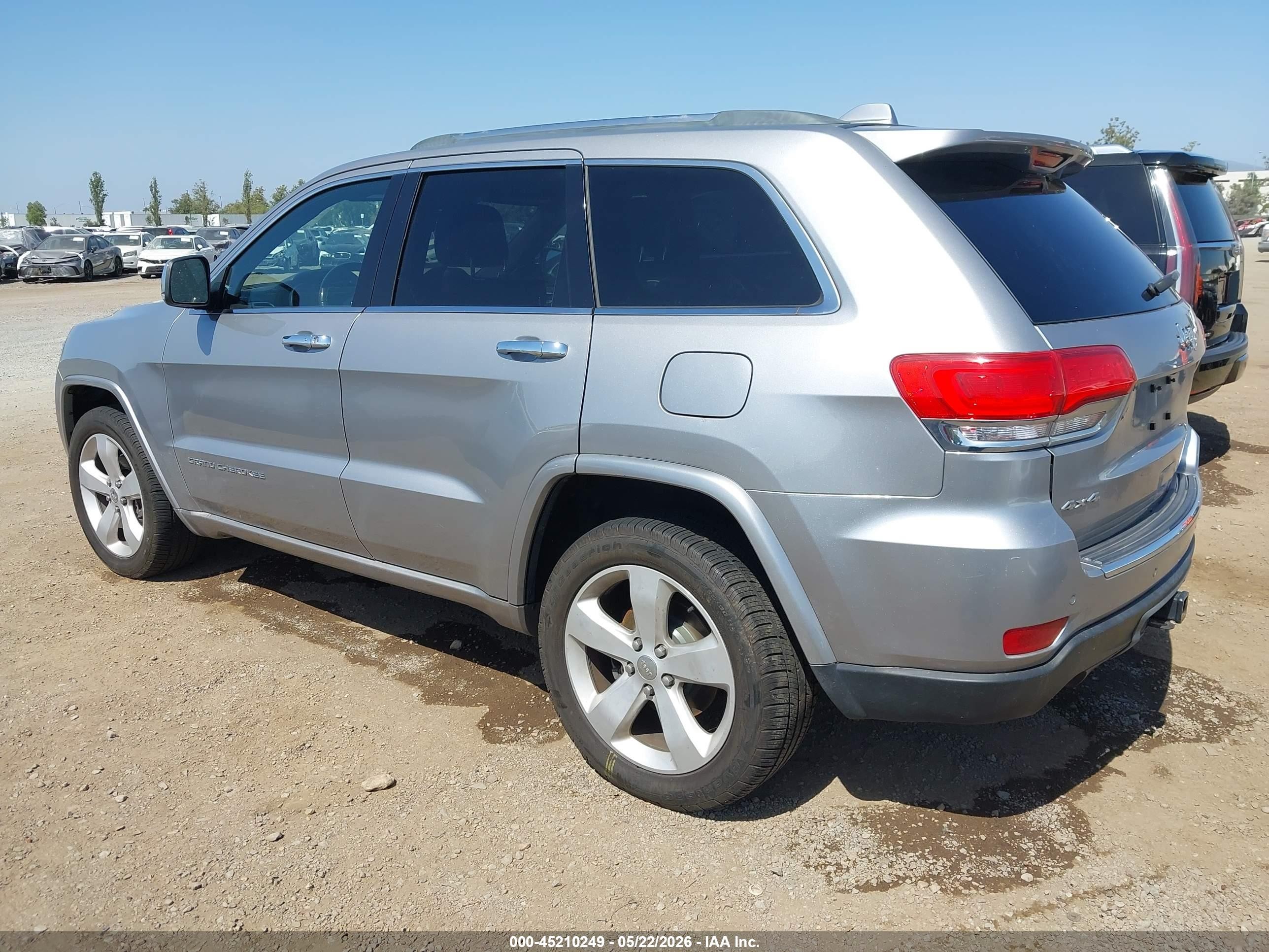 2014 Jeep Grand Cherokee Overland Silver vin: 1C4RJFCG4EC265039
