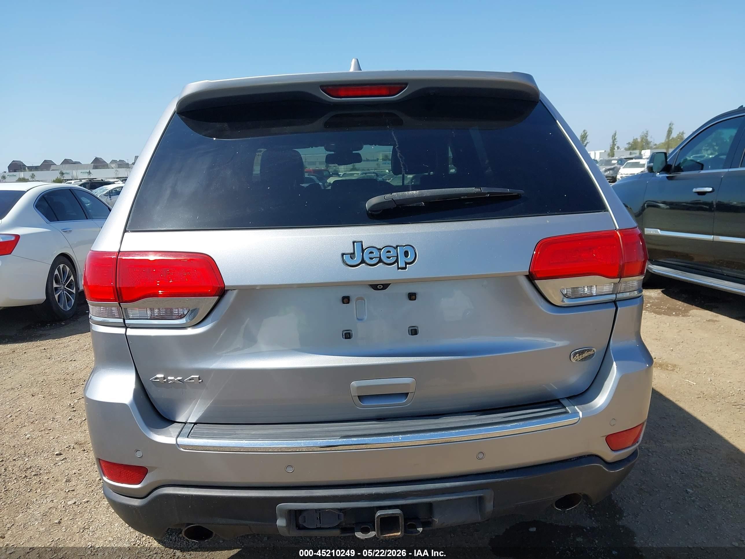 2014 Jeep Grand Cherokee Overland Silver vin: 1C4RJFCG4EC265039