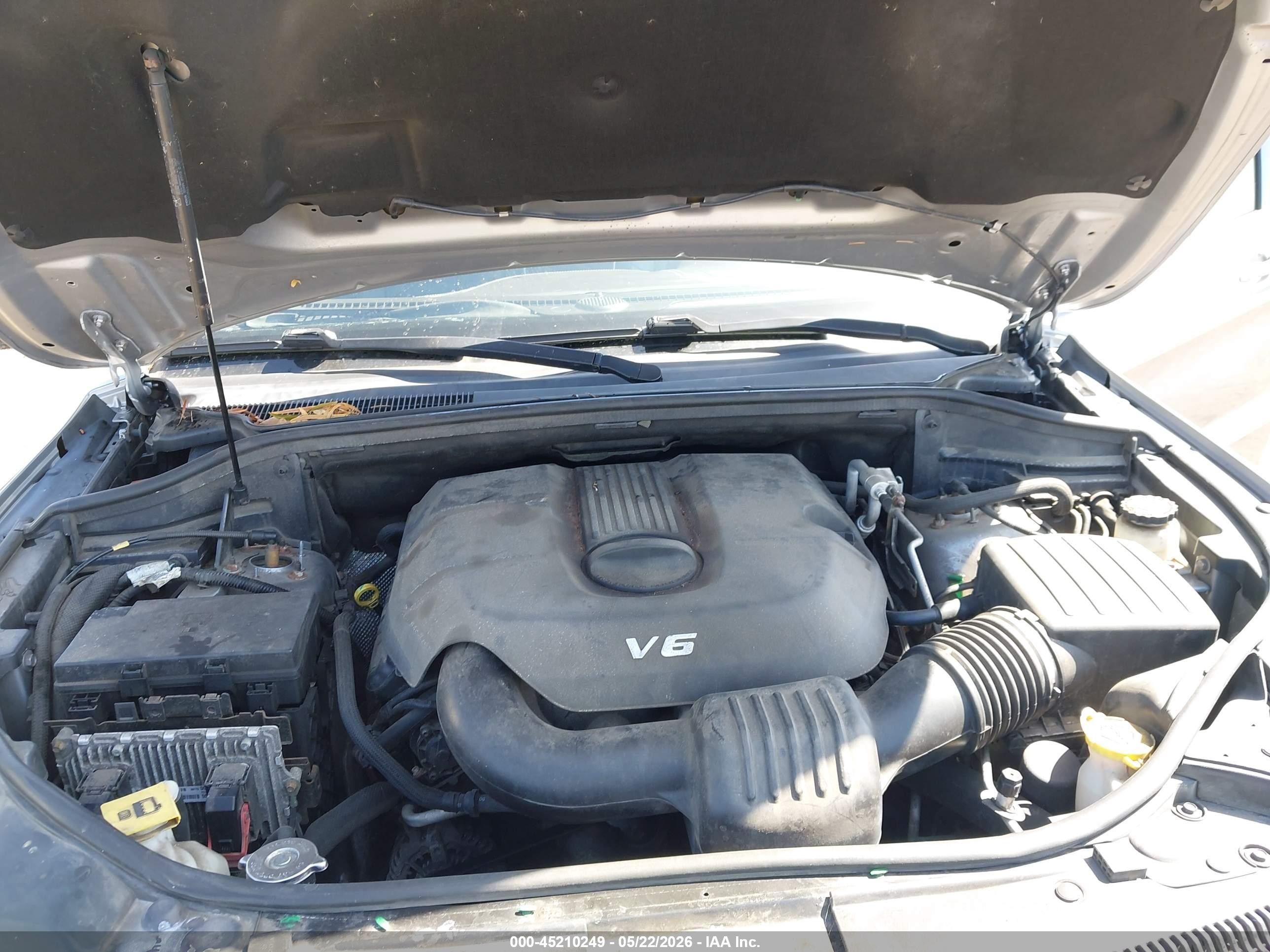 2014 Jeep Grand Cherokee Overland Silver vin: 1C4RJFCG4EC265039