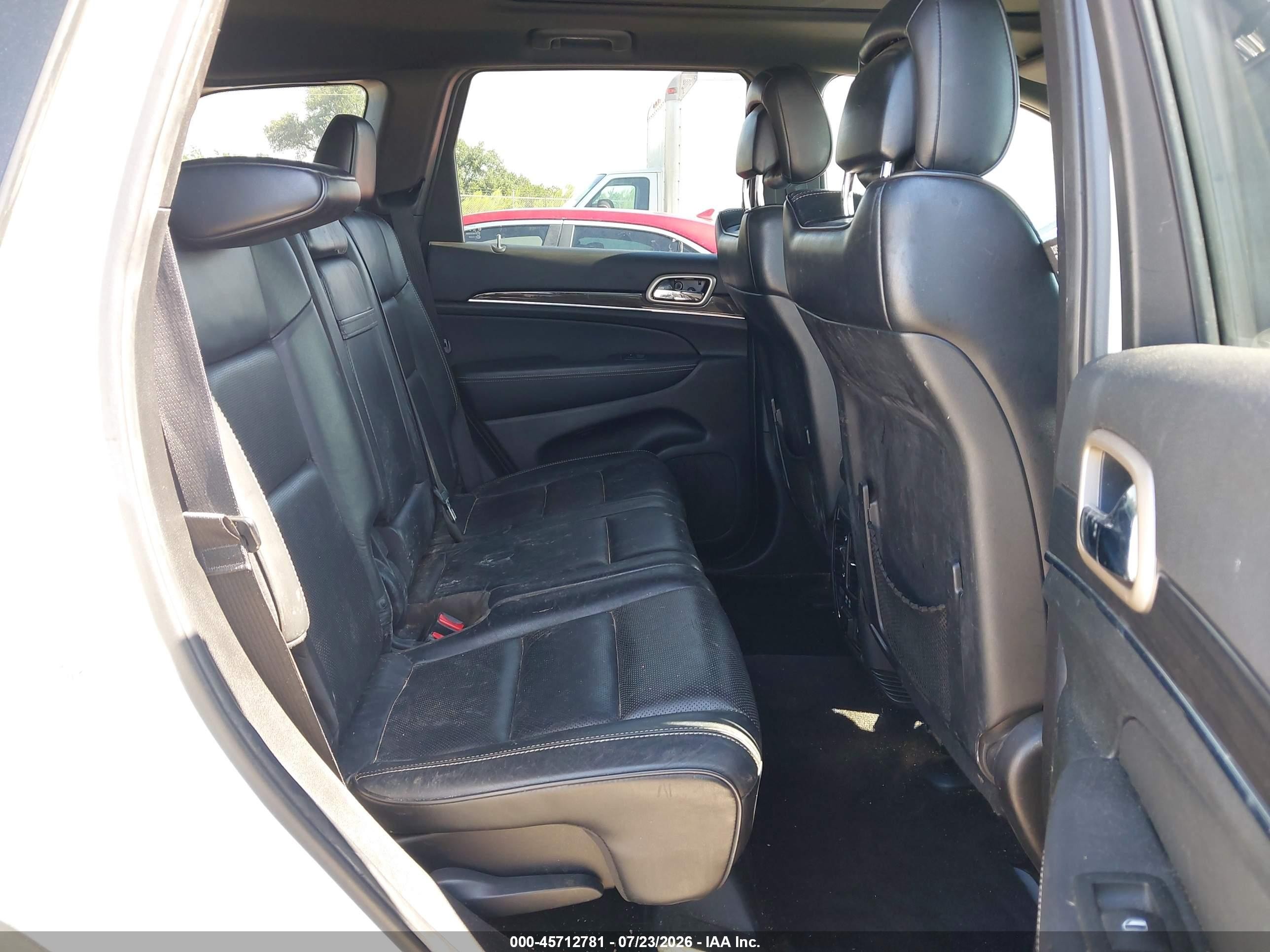 2014 Jeep Grand Cherokee Overland White vin: 1C4RJFCG4EC386427