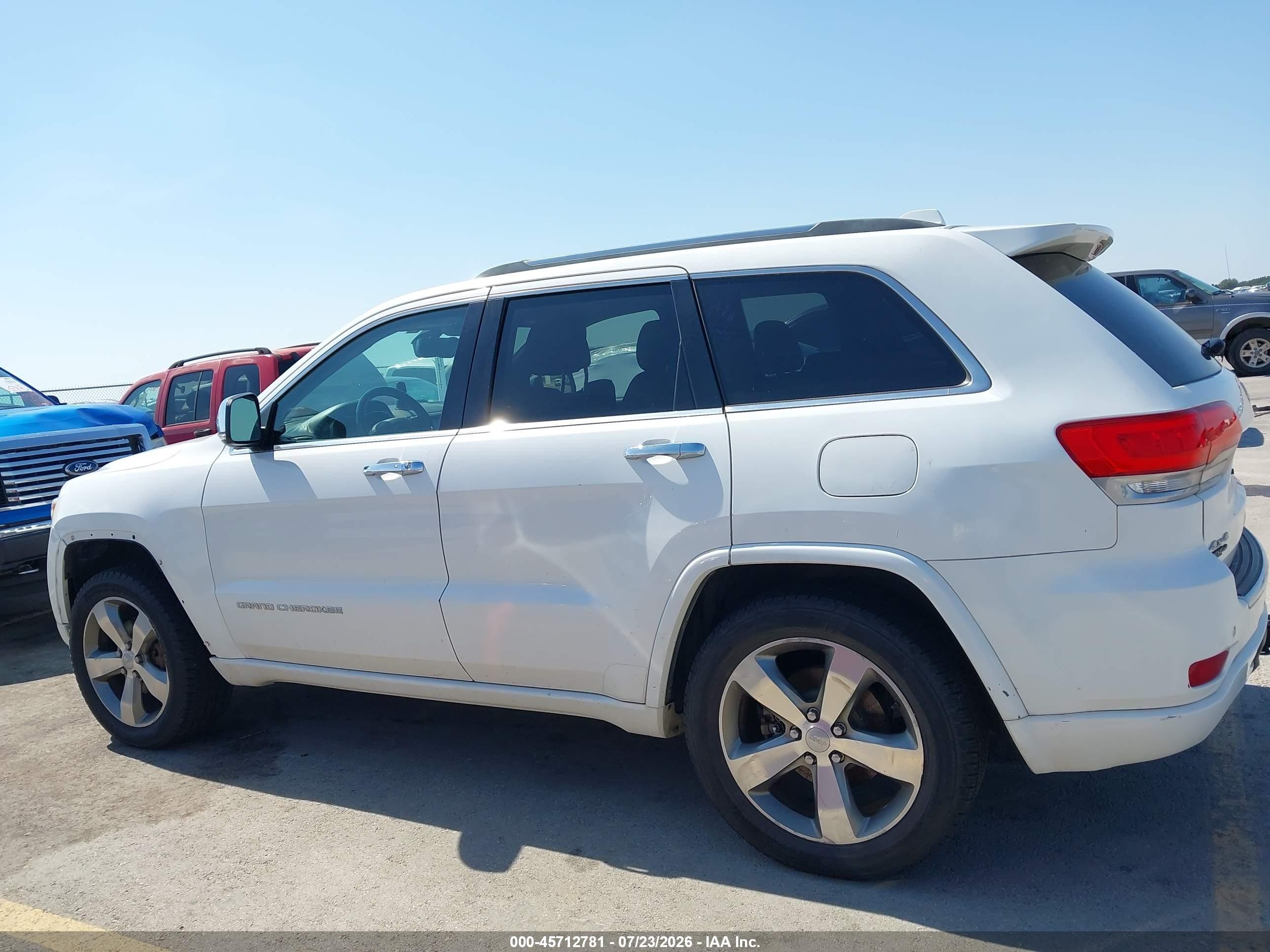 2014 Jeep Grand Cherokee Overland White vin: 1C4RJFCG4EC386427