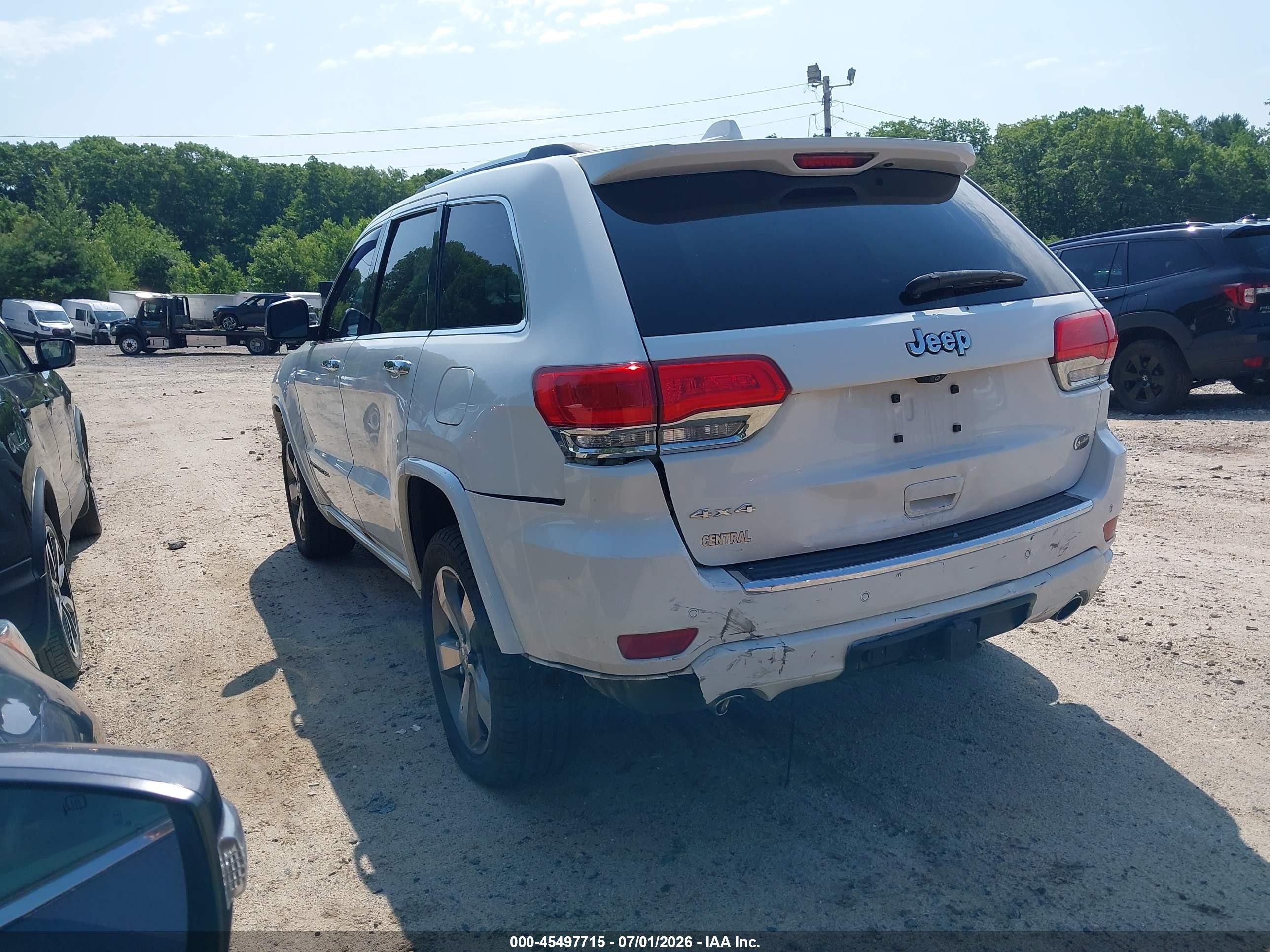 2015 Jeep Grand Cherokee Overland White vin: 1C4RJFCG4FC782746