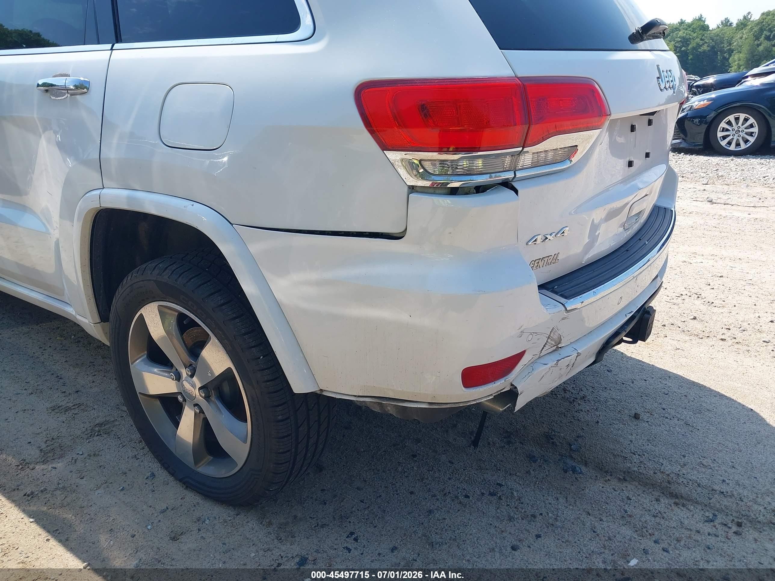 2015 Jeep Grand Cherokee Overland White vin: 1C4RJFCG4FC782746