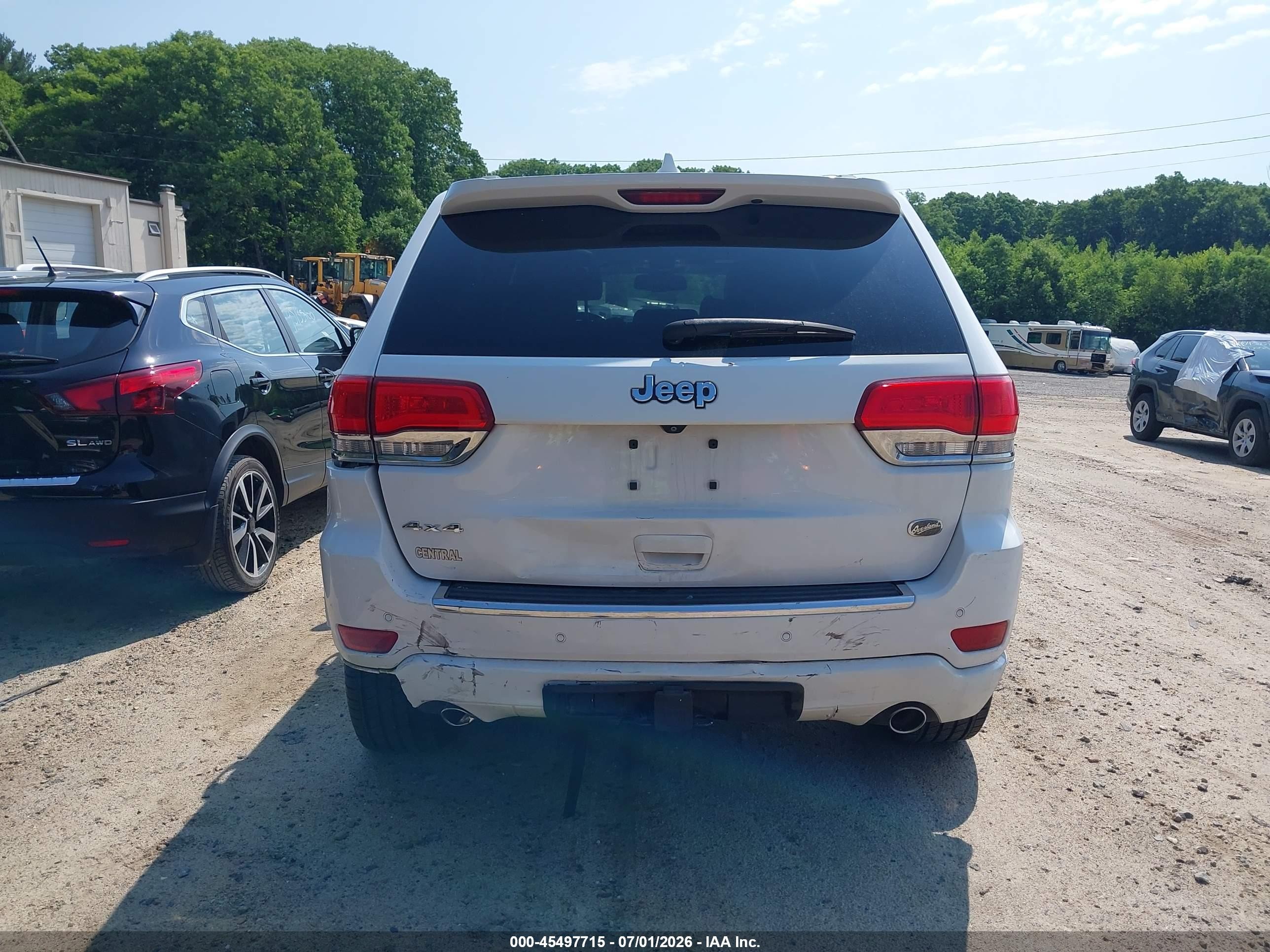 2015 Jeep Grand Cherokee Overland White vin: 1C4RJFCG4FC782746