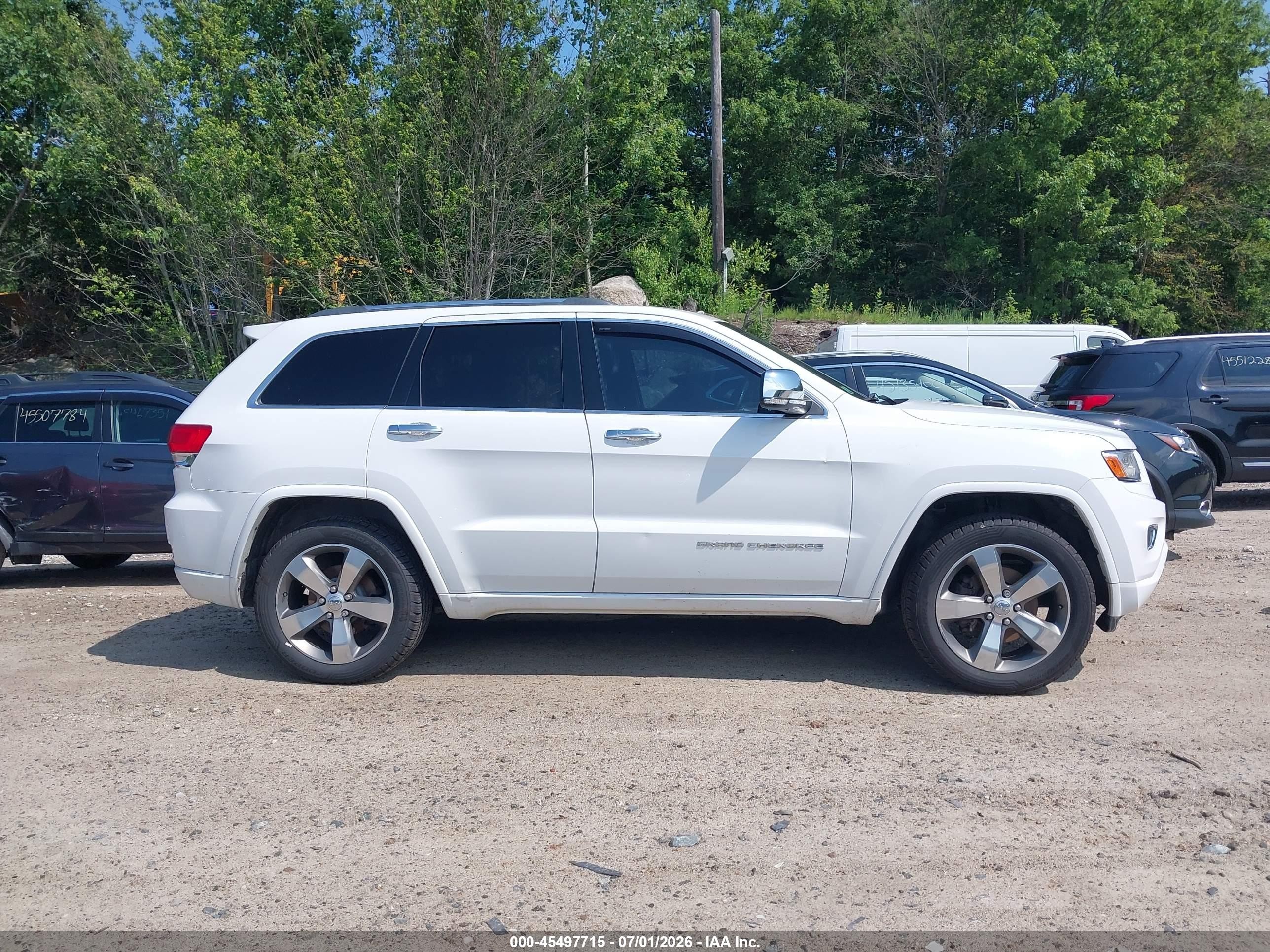 2015 Jeep Grand Cherokee Overland White vin: 1C4RJFCG4FC782746
