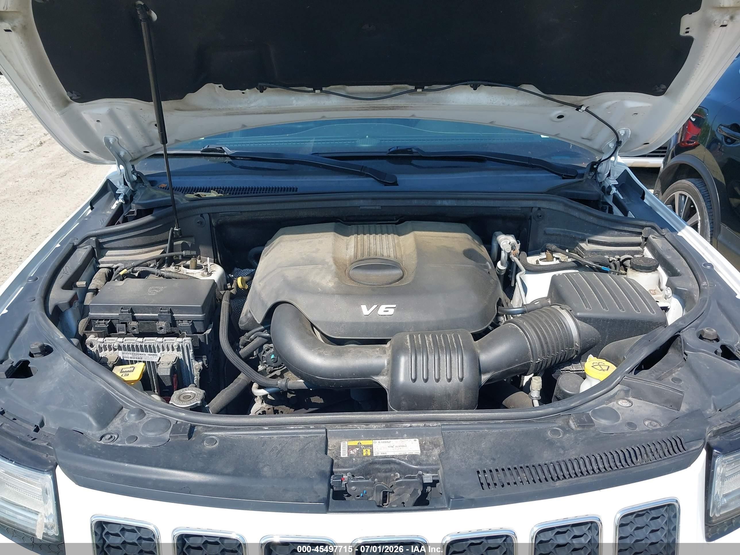 2015 Jeep Grand Cherokee Overland White vin: 1C4RJFCG4FC782746