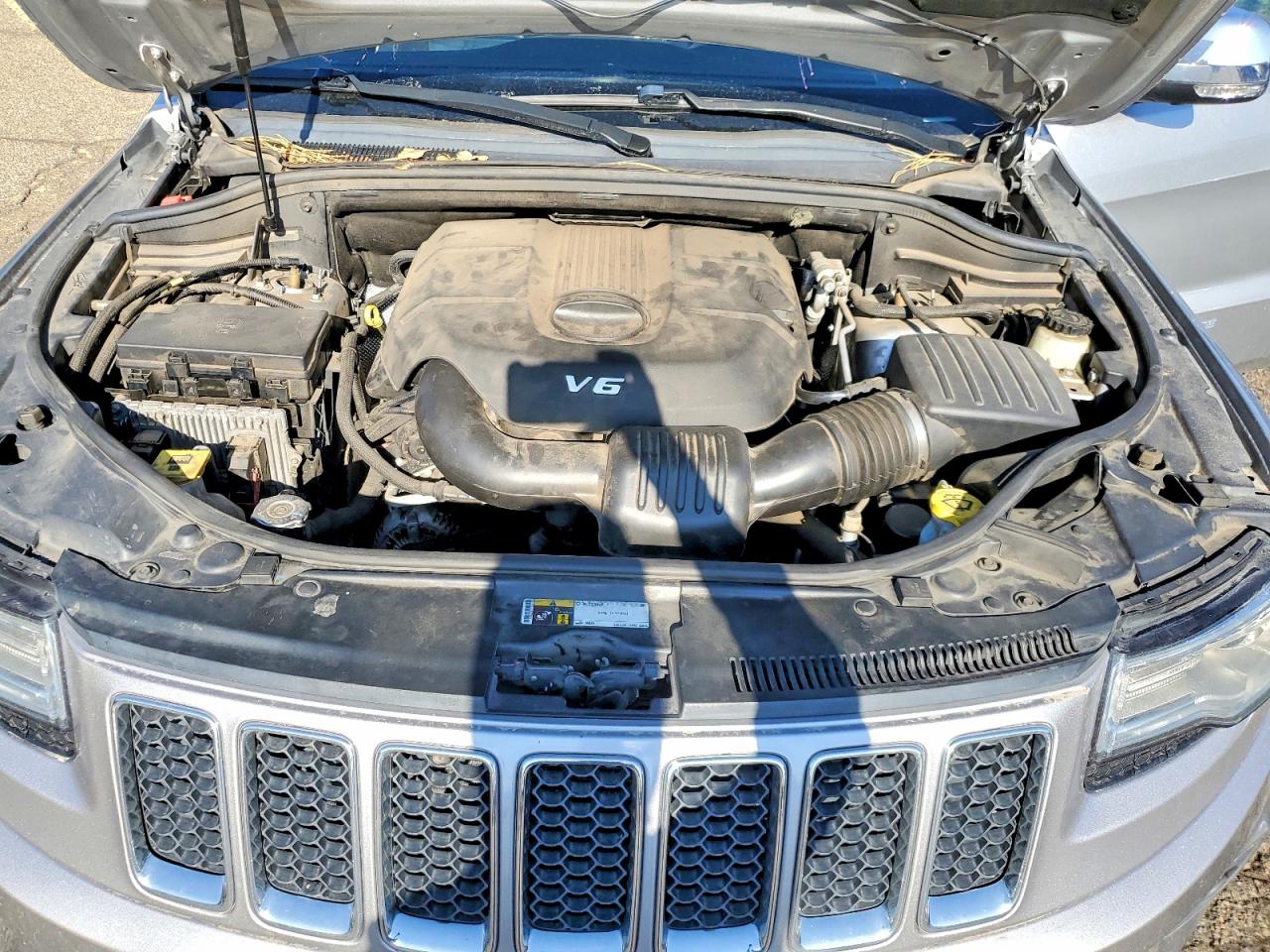 2015 Jeep Grand Cherokee Overland Silver vin: 1C4RJFCG4FC783038