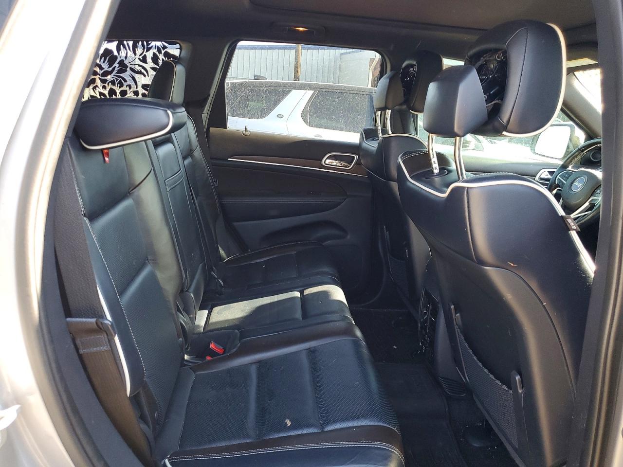 2015 Jeep Grand Cherokee Overland Silver vin: 1C4RJFCG4FC783038