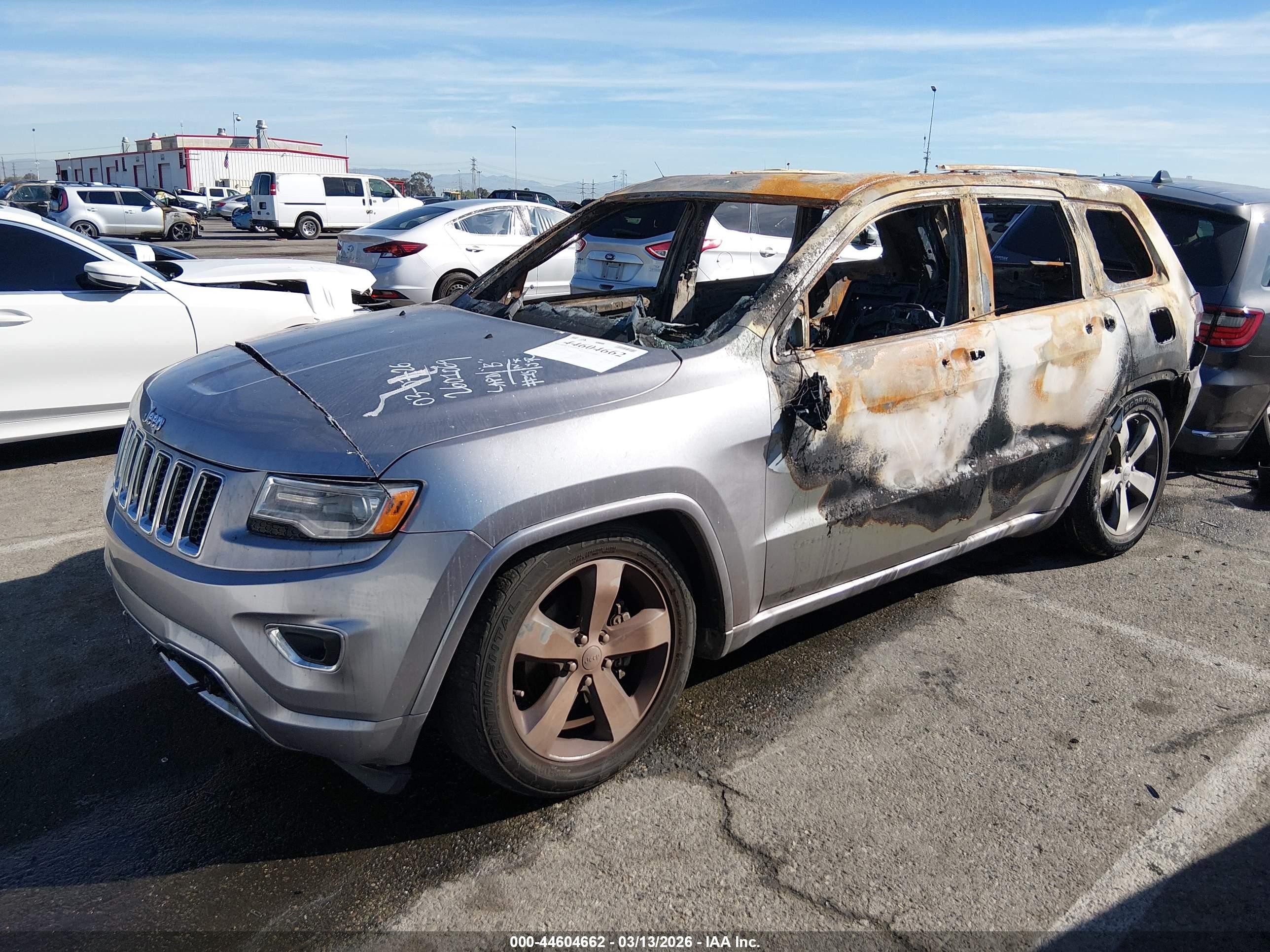 2015 Jeep Grand Cherokee Overland Silver vin: 1C4RJFCG4FC911486