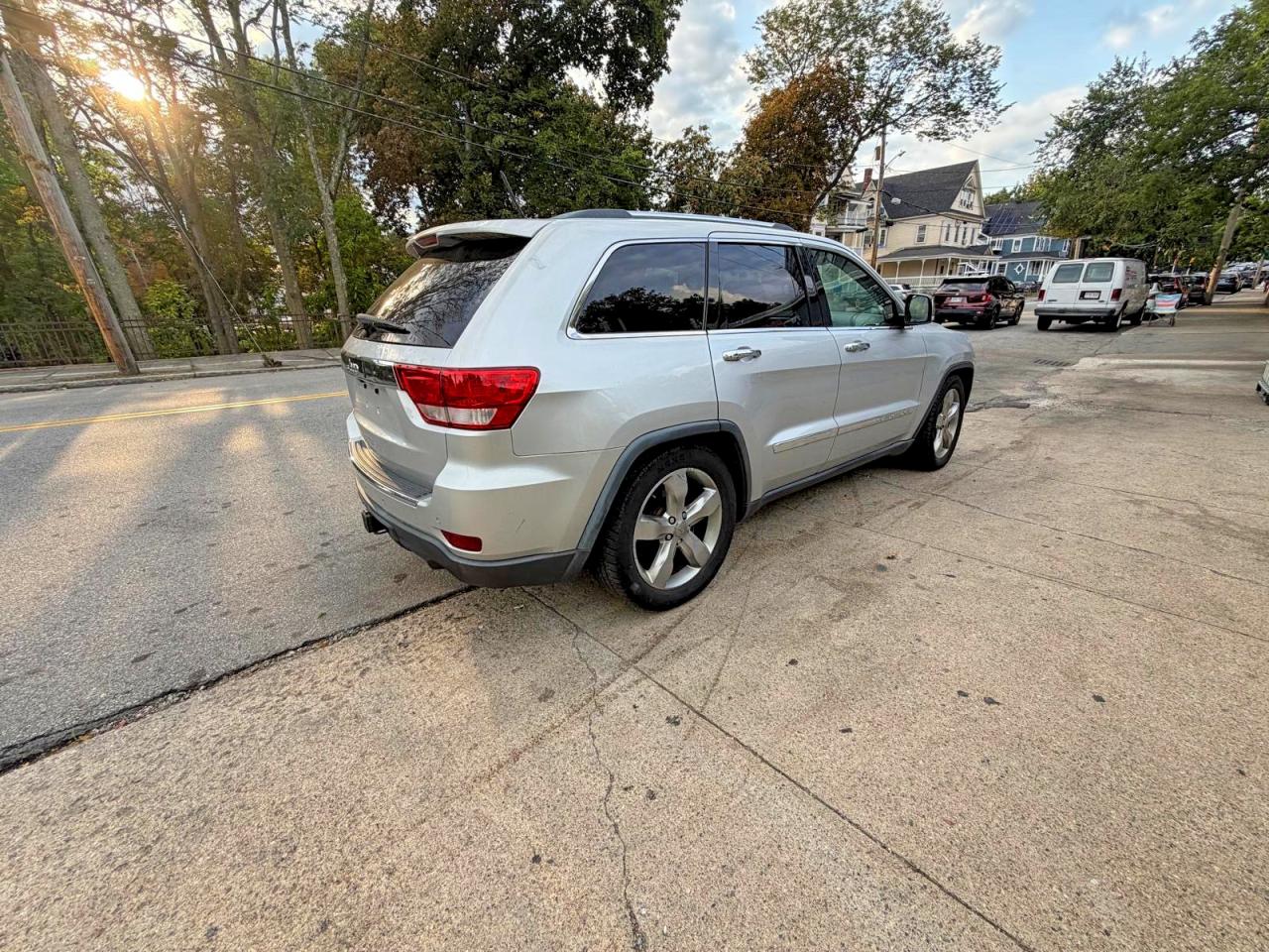 2012 Jeep Grand Cherokee Overland Gray vin: 1C4RJFCG5CC288648