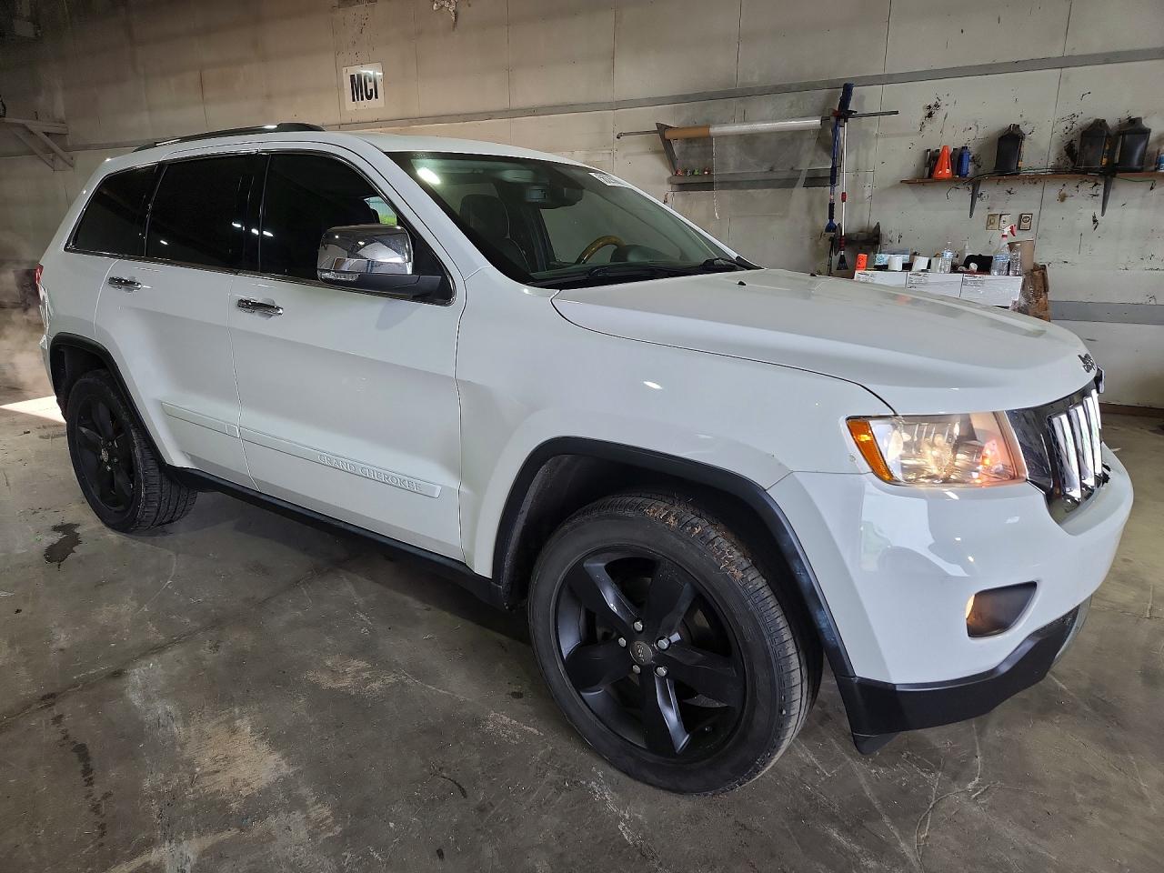 2013 Jeep Grand Cherokee Overland White vin: 1C4RJFCG5DC609542
