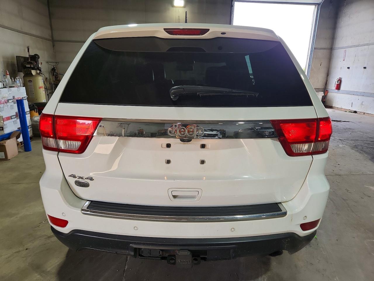 2013 Jeep Grand Cherokee Overland White vin: 1C4RJFCG5DC609542