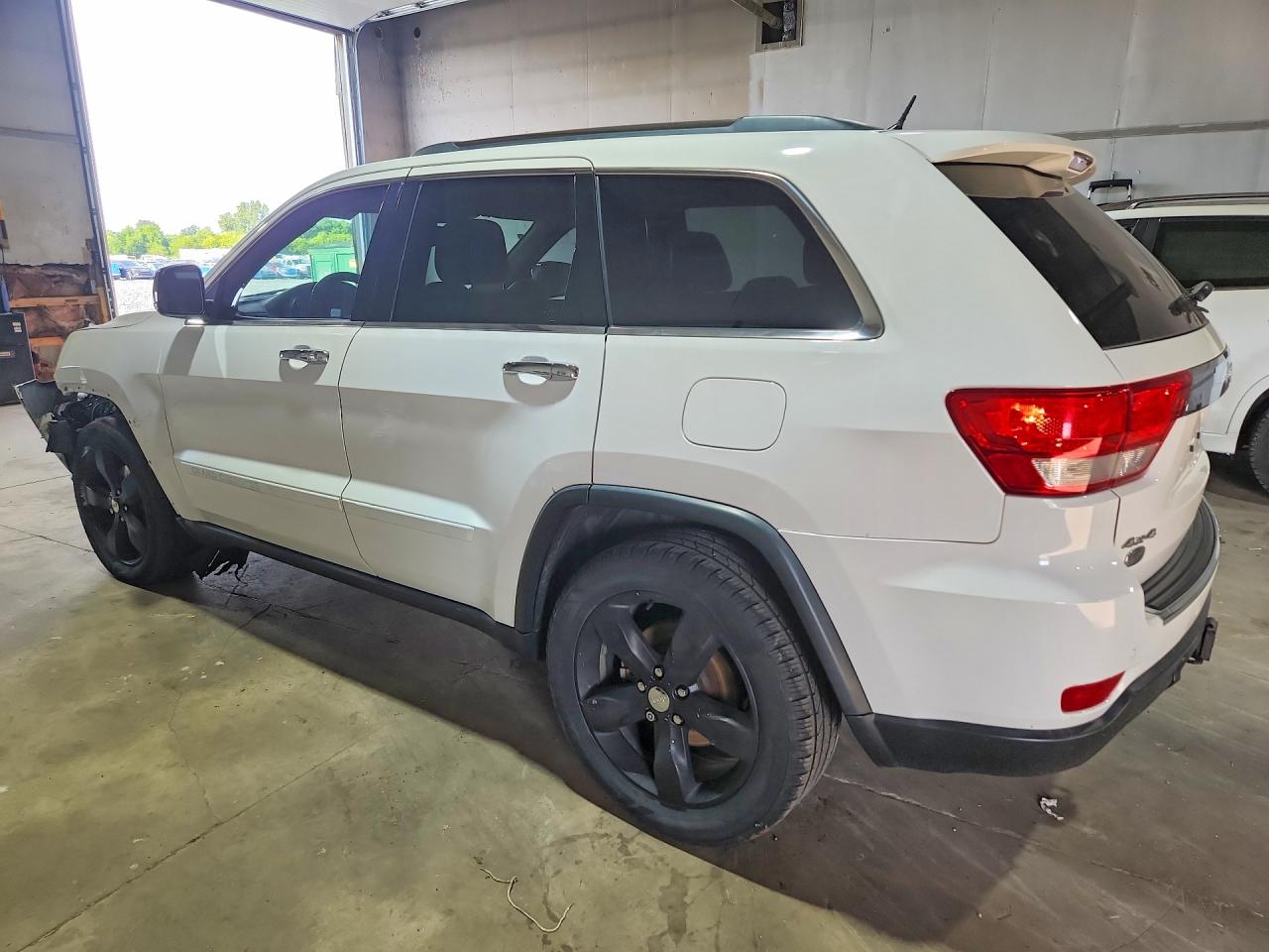 2013 Jeep Grand Cherokee Overland White vin: 1C4RJFCG5DC609542