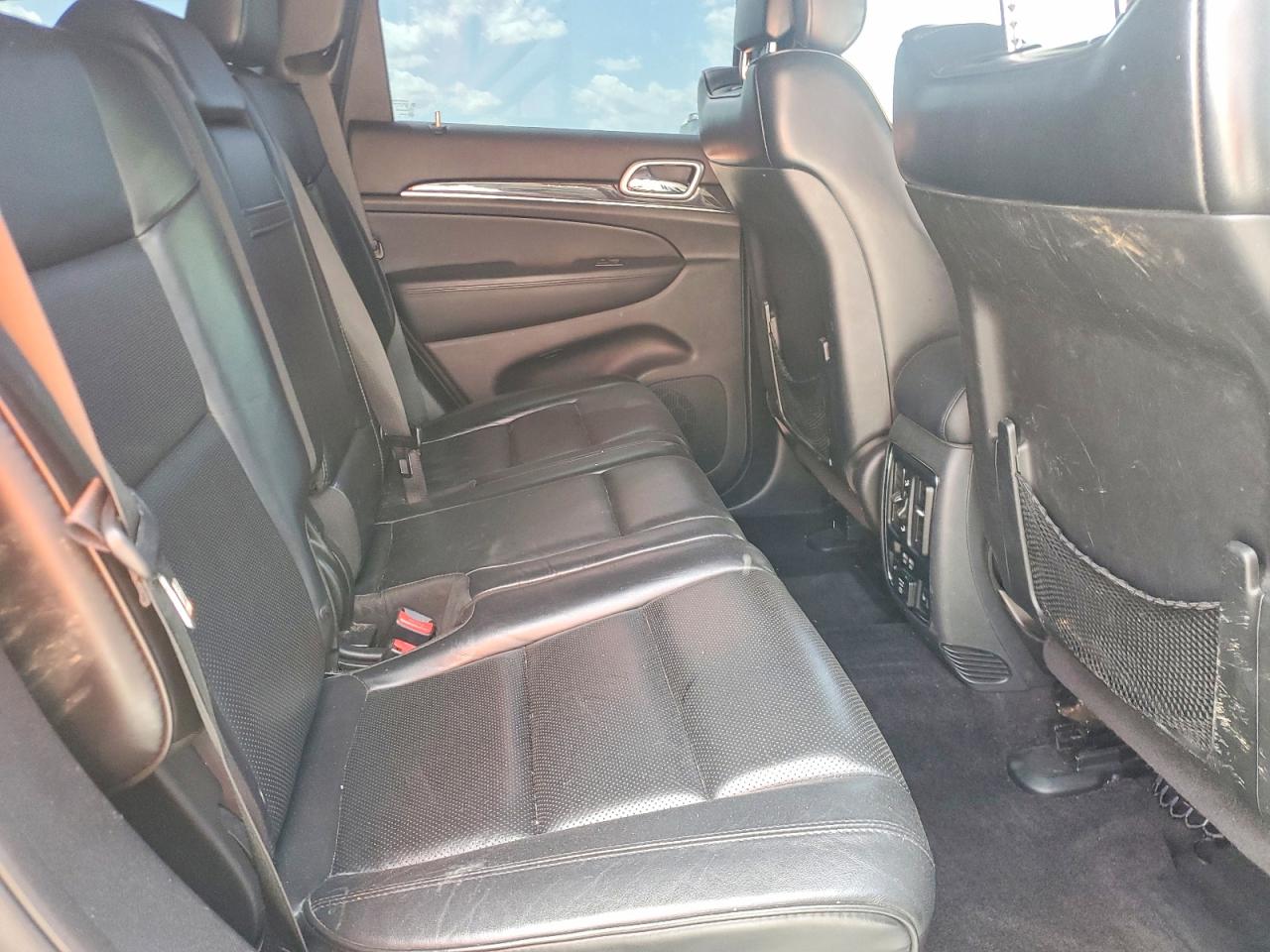 2015 Jeep Grand Cherokee Overland Silver vin: 1C4RJFCG5FC225215