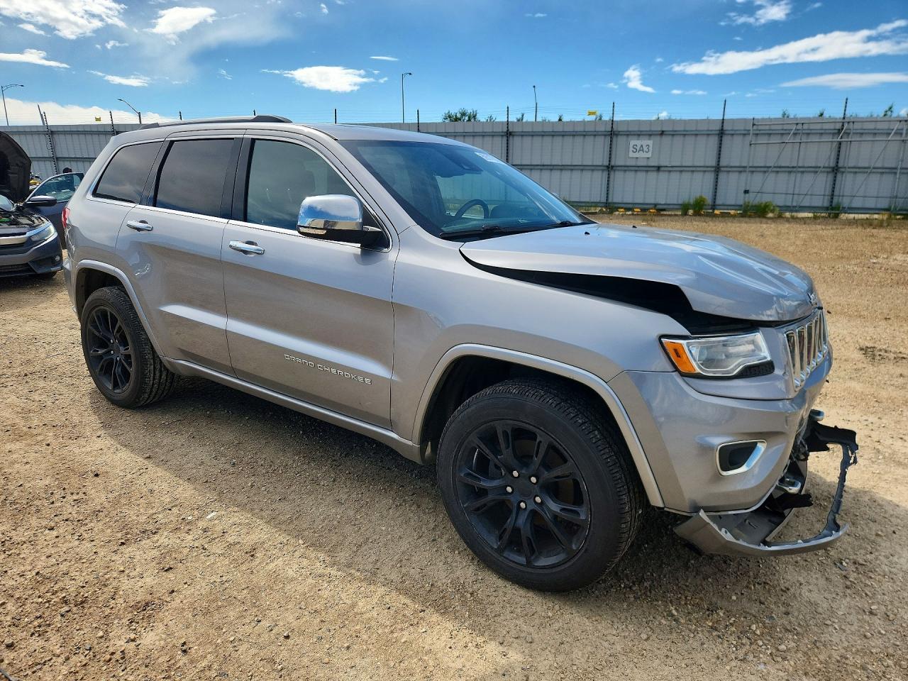 2015 Jeep Grand Cherokee Overland Silver vin: 1C4RJFCG5FC236635