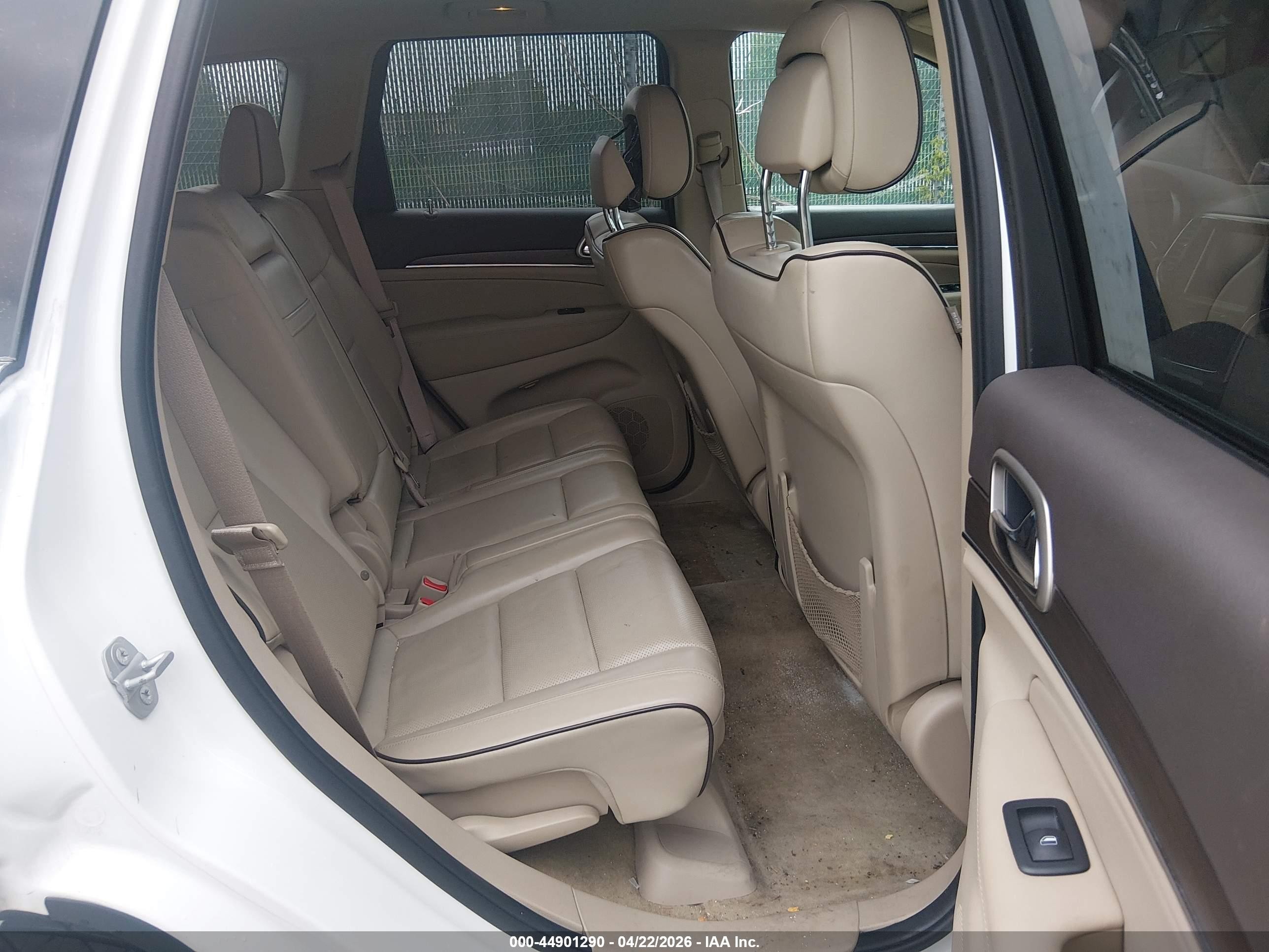 2015 Jeep Grand Cherokee Overland White vin: 1C4RJFCG5FC797434