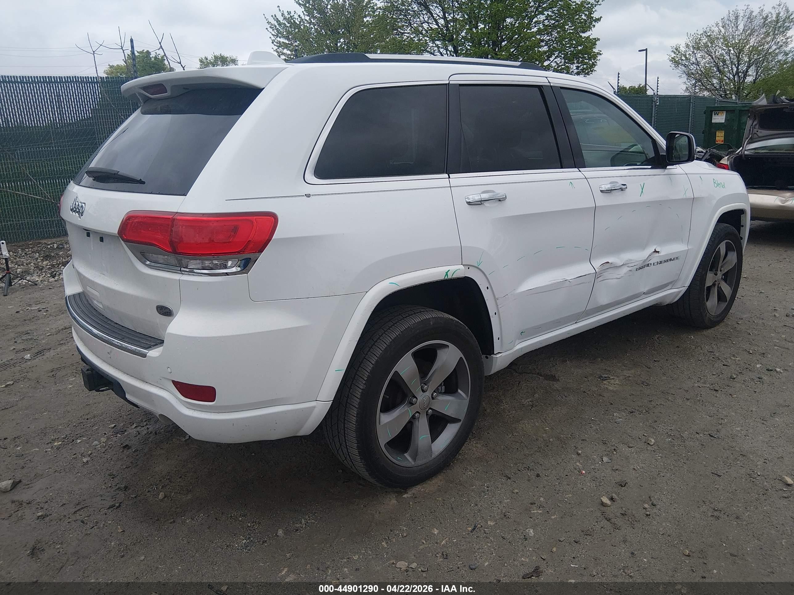 2015 Jeep Grand Cherokee Overland White vin: 1C4RJFCG5FC797434