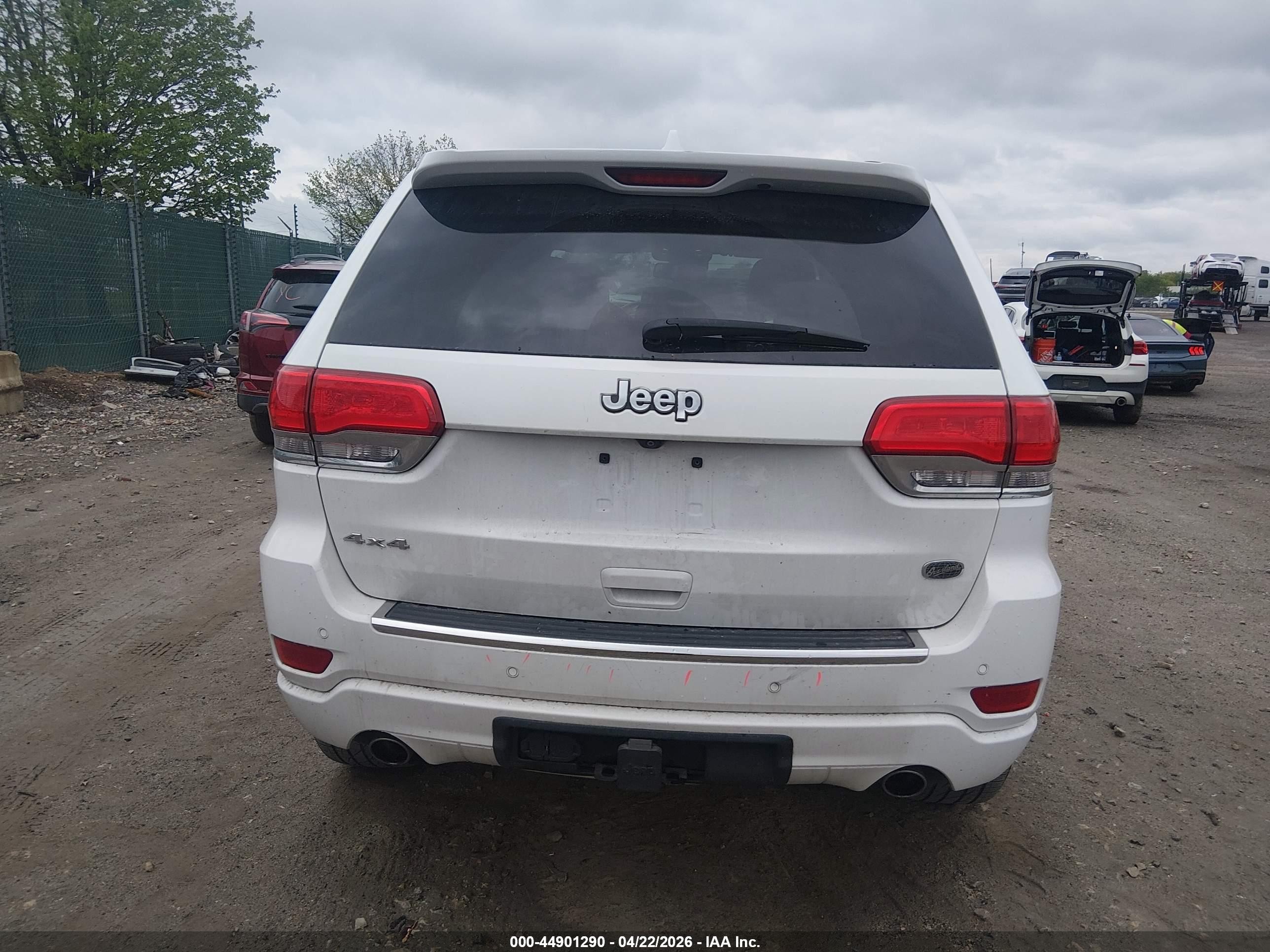 2015 Jeep Grand Cherokee Overland White vin: 1C4RJFCG5FC797434