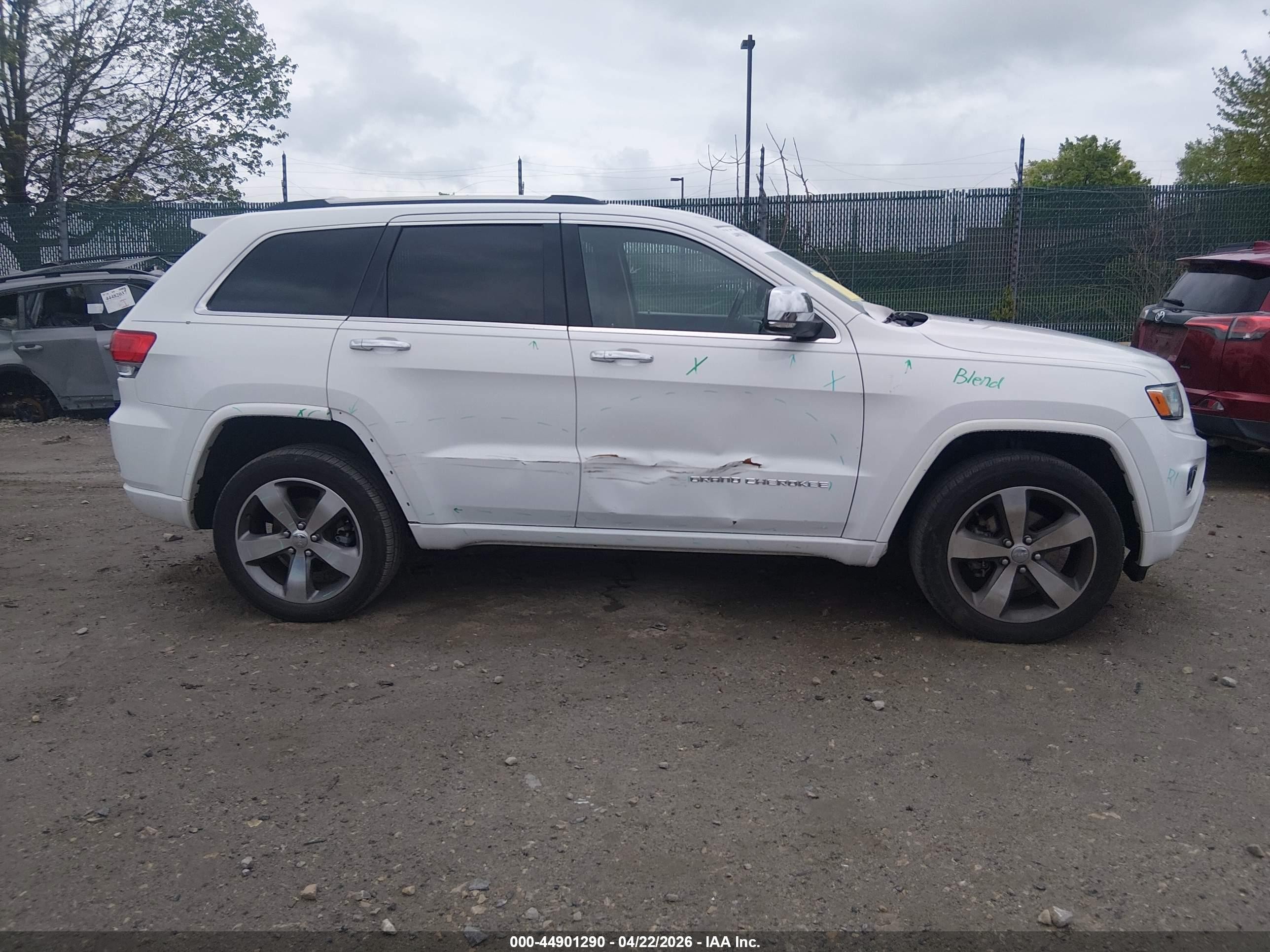 2015 Jeep Grand Cherokee Overland White vin: 1C4RJFCG5FC797434