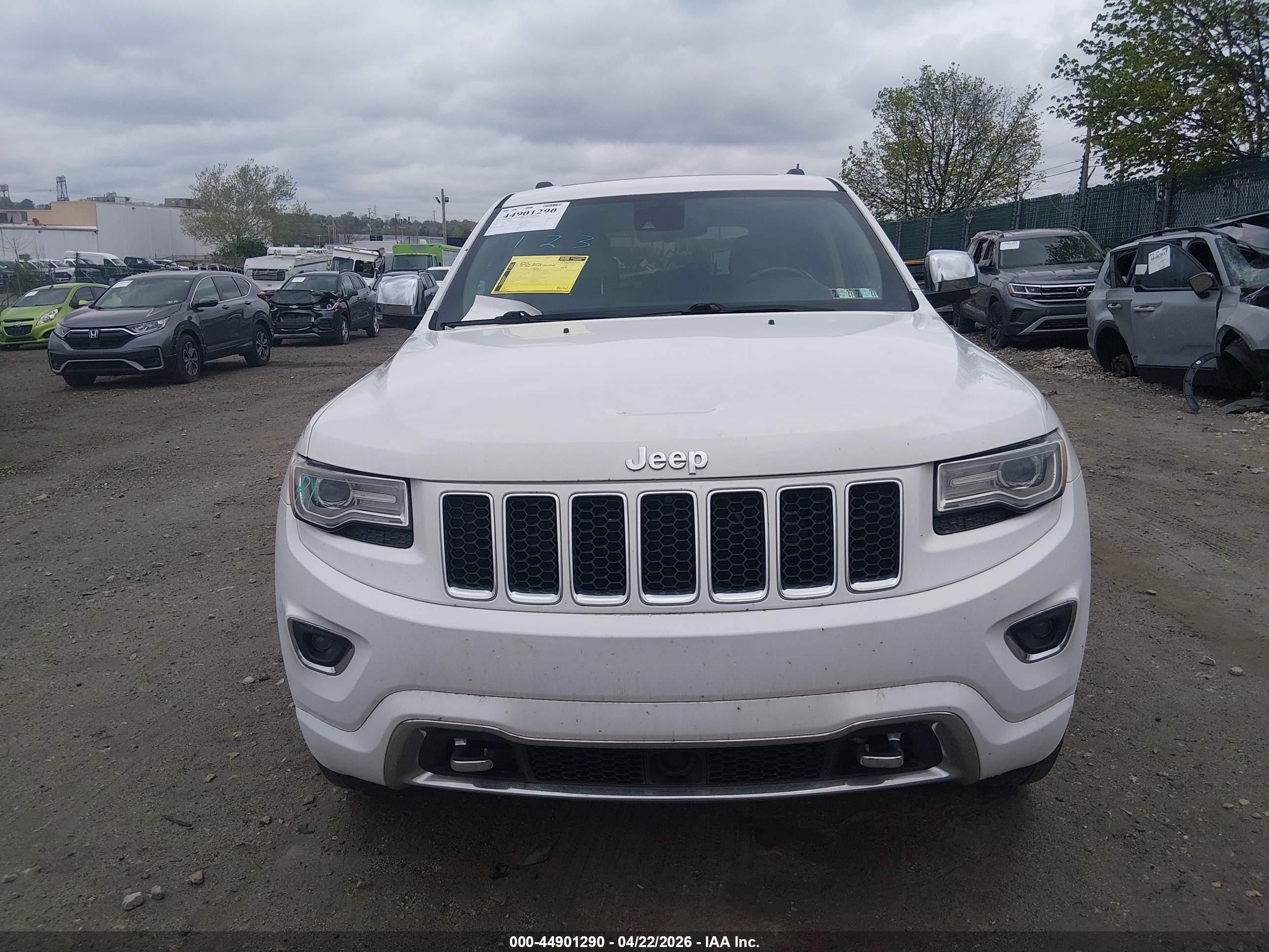 2015 Jeep Grand Cherokee Overland White vin: 1C4RJFCG5FC797434