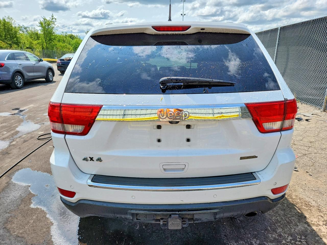 2013 Jeep Grand Cherokee Overland White vin: 1C4RJFCG6DC593738