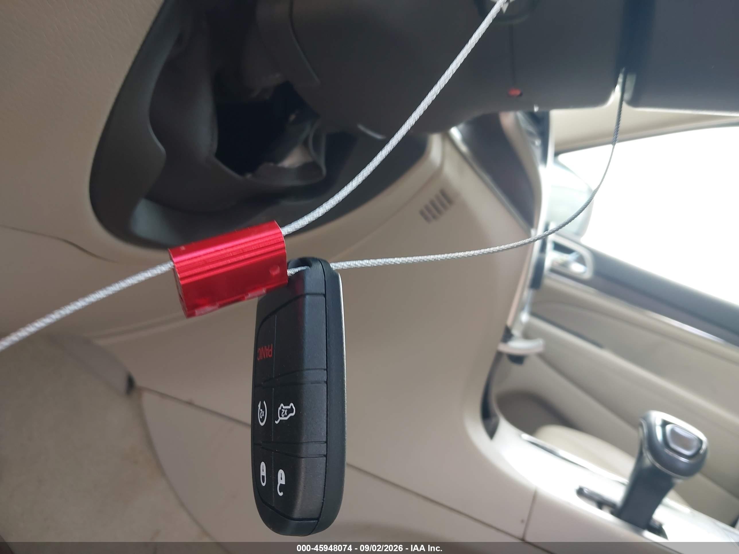 2014 Jeep Grand Cherokee Overland Золотой vin: 1C4RJFCG6EC211354