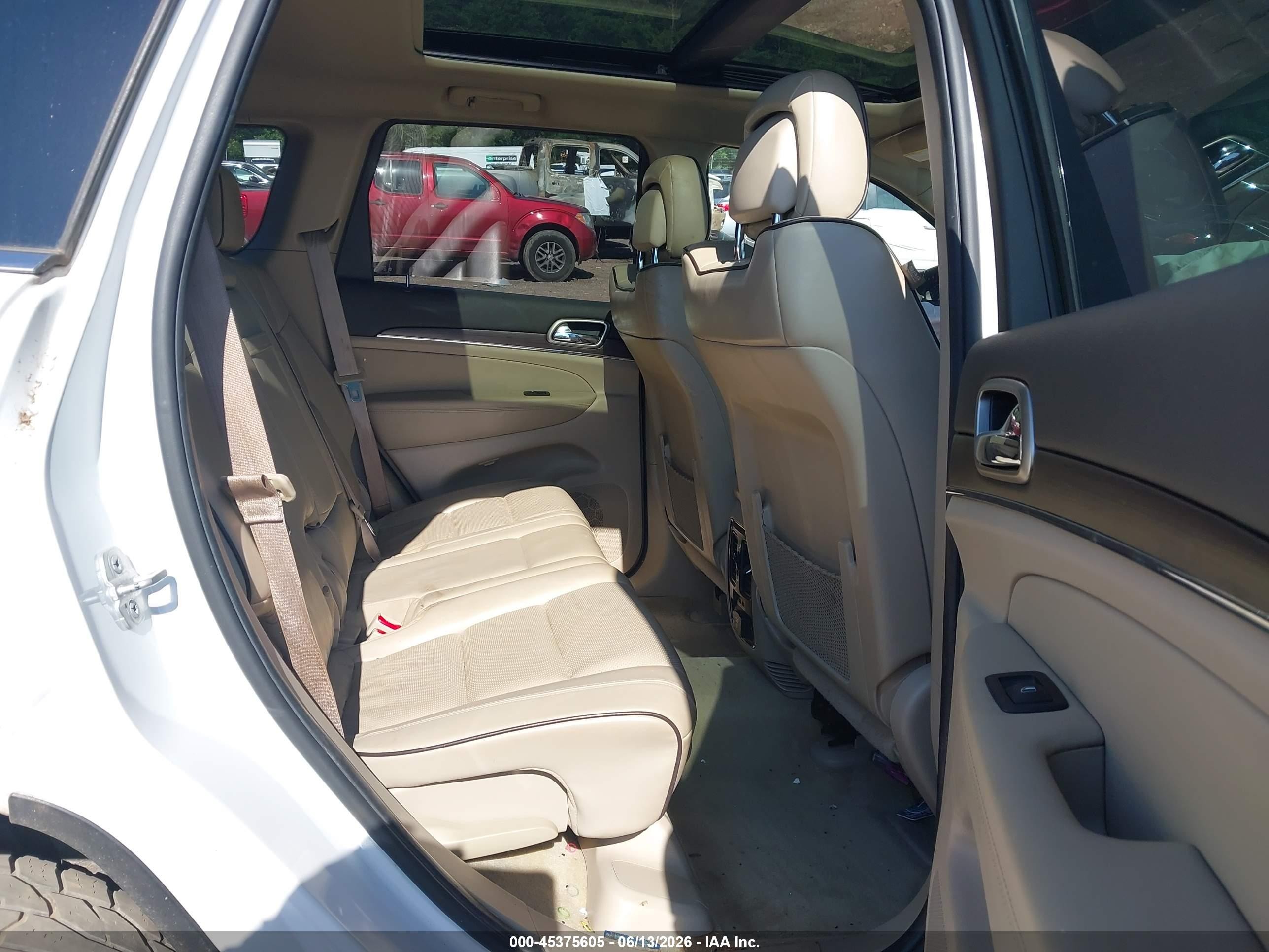 2014 Jeep Grand Cherokee Overland White vin: 1C4RJFCG6EC281064
