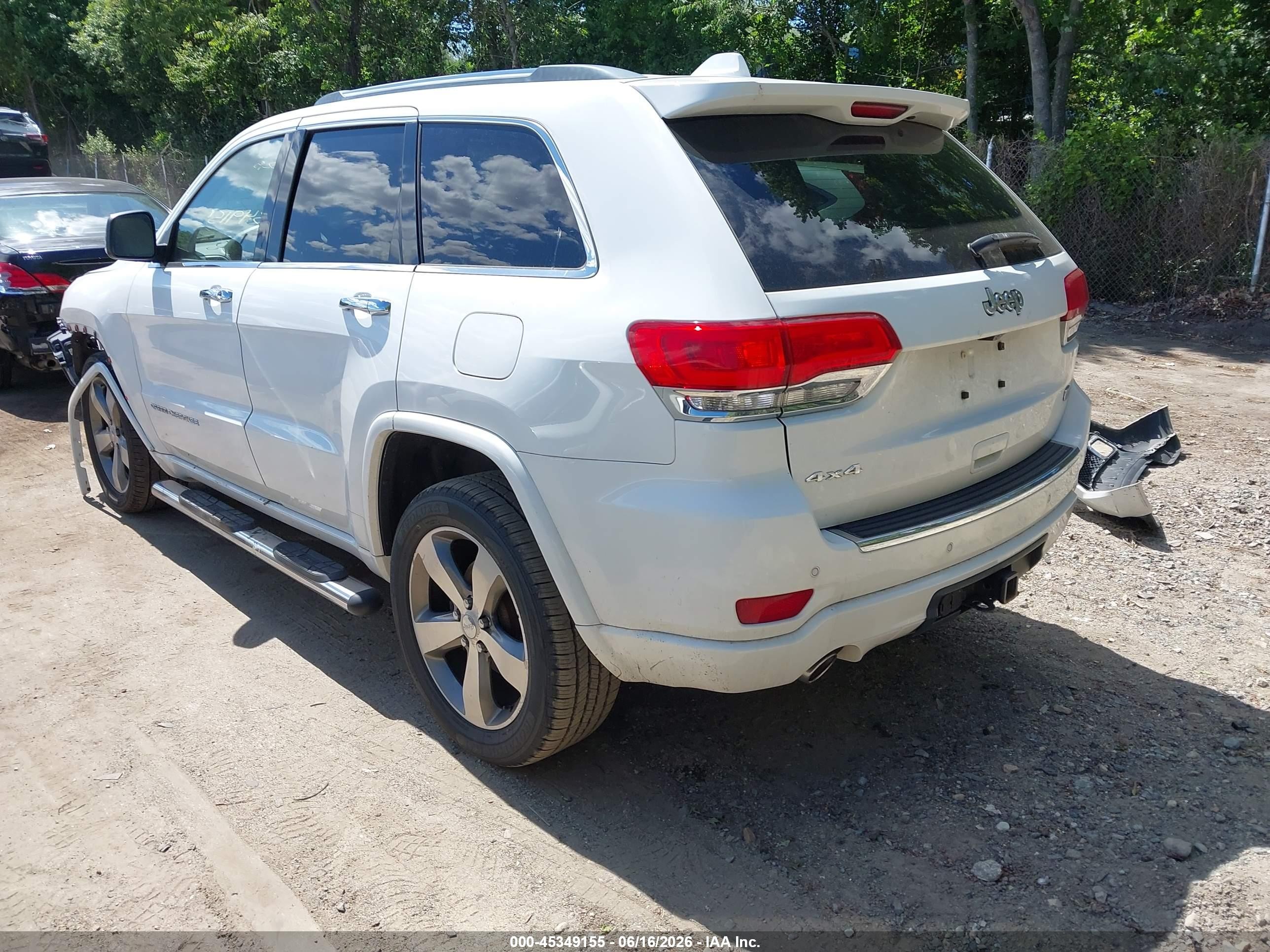 2015 Jeep Grand Cherokee Overland White vin: 1C4RJFCG6FC611304