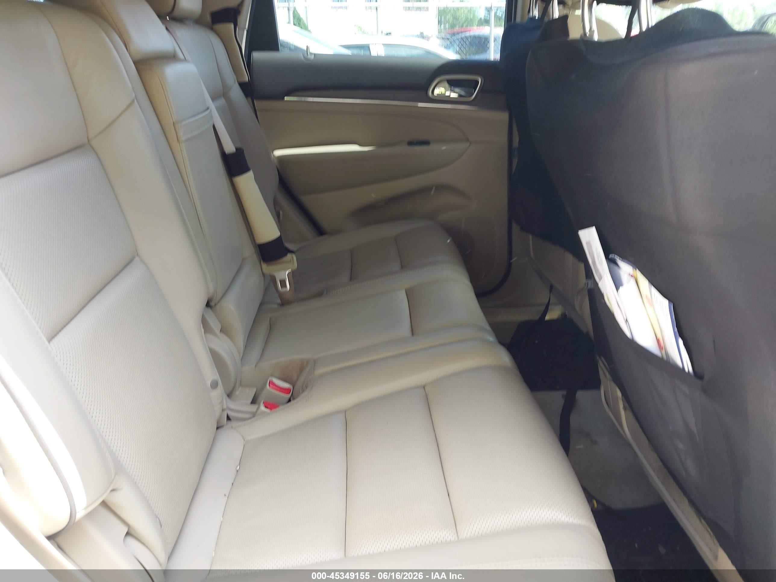 2015 Jeep Grand Cherokee Overland White vin: 1C4RJFCG6FC611304