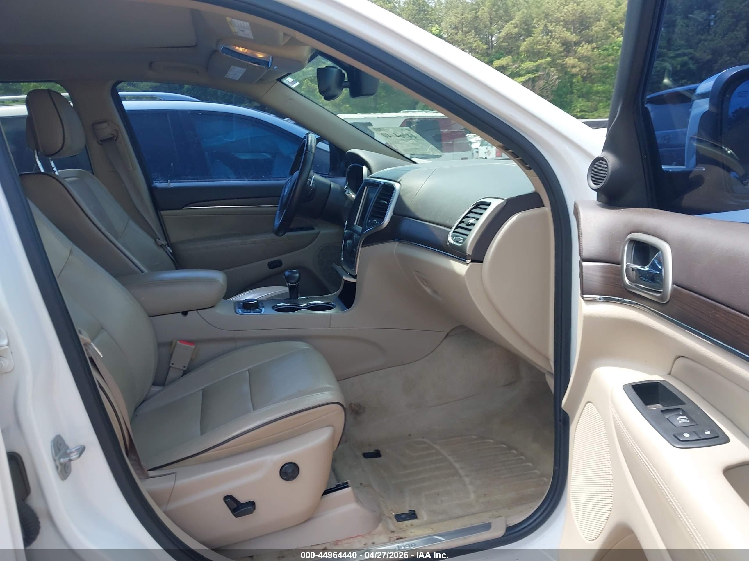 2015 Jeep Grand Cherokee Overland White vin: 1C4RJFCG6FC741731